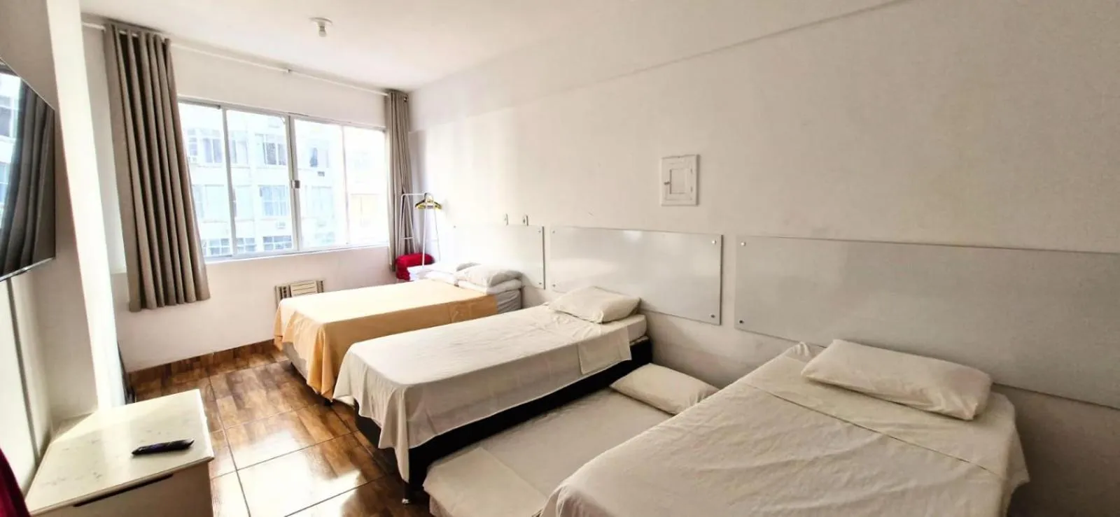 Bedroom, Bed in APARTAMENTO COPACABANA saleta, quarto grande com ar cond wi-fi a 2 qds da praia