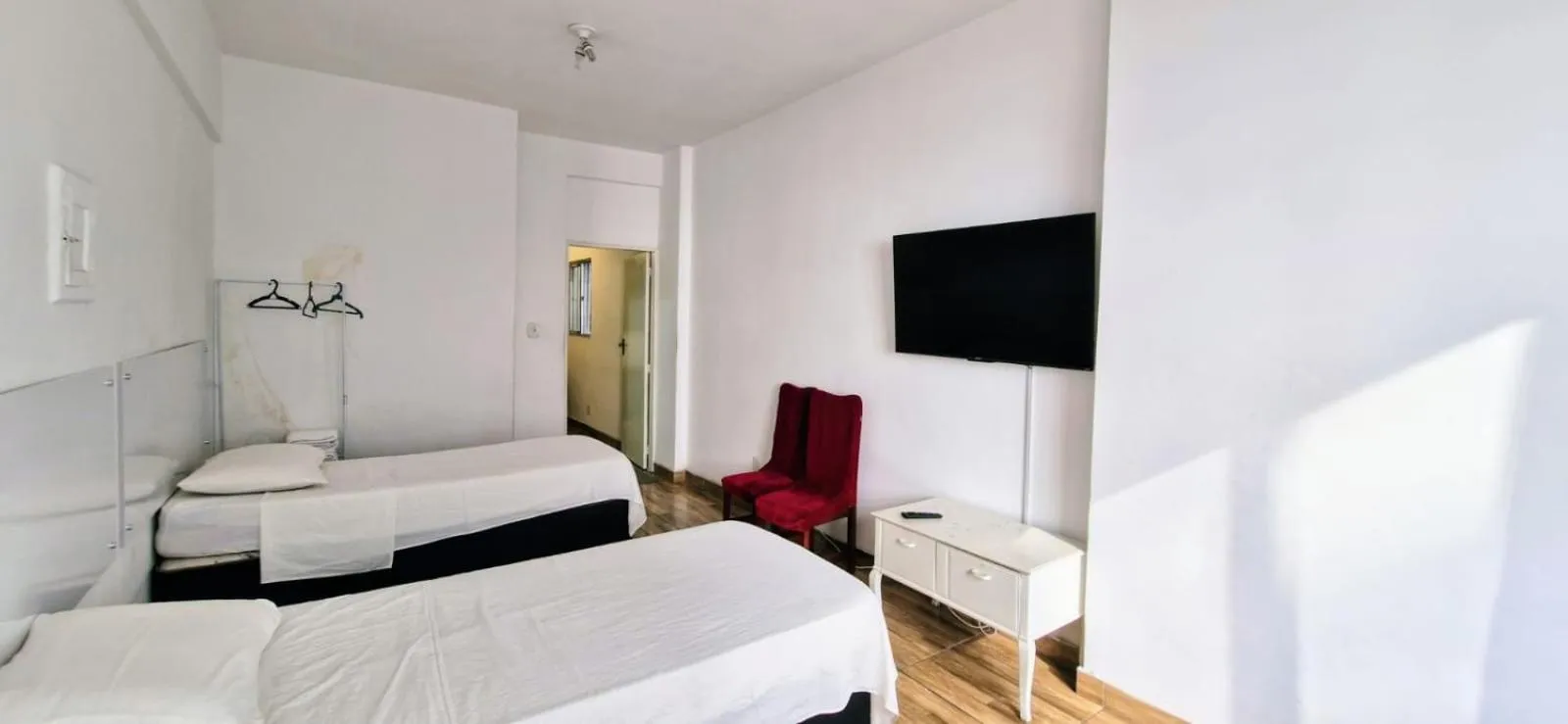 Bedroom, Bed in APARTAMENTO COPACABANA saleta, quarto grande com ar cond wi-fi a 2 qds da praia