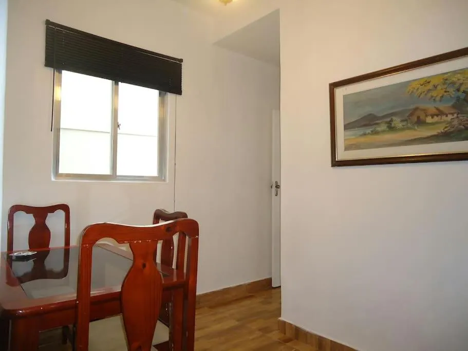 Living room in APARTAMENTO COPACABANA saleta, quarto grande com ar cond wi-fi a 2 qds da praia