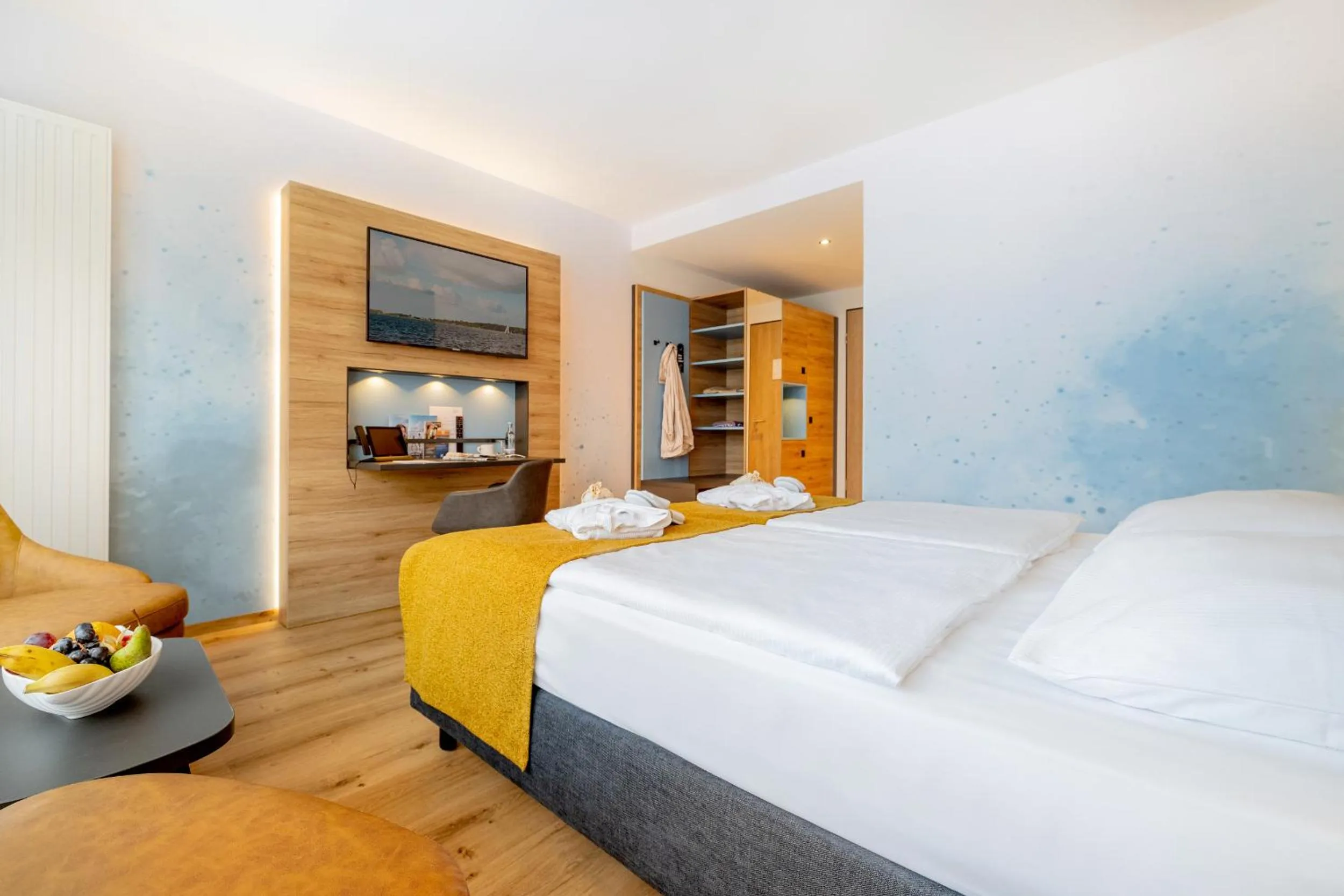 Photo of the whole room, Bed in Parkhotel Rügen