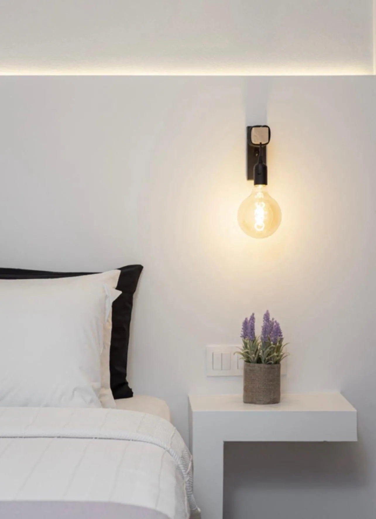 Twin Room with Balcony in Venus Minimal Hotel