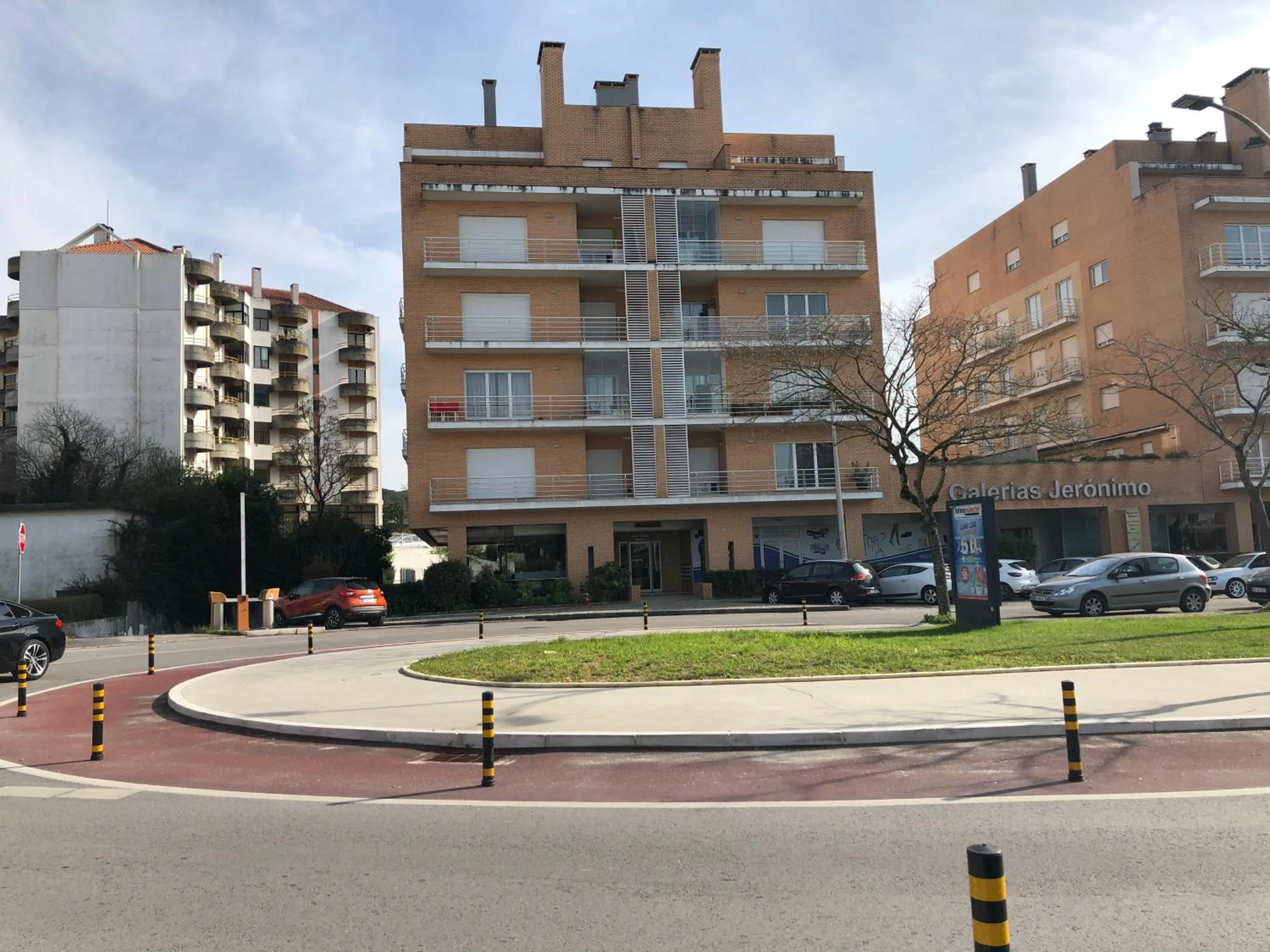 Property building in Galerias 90