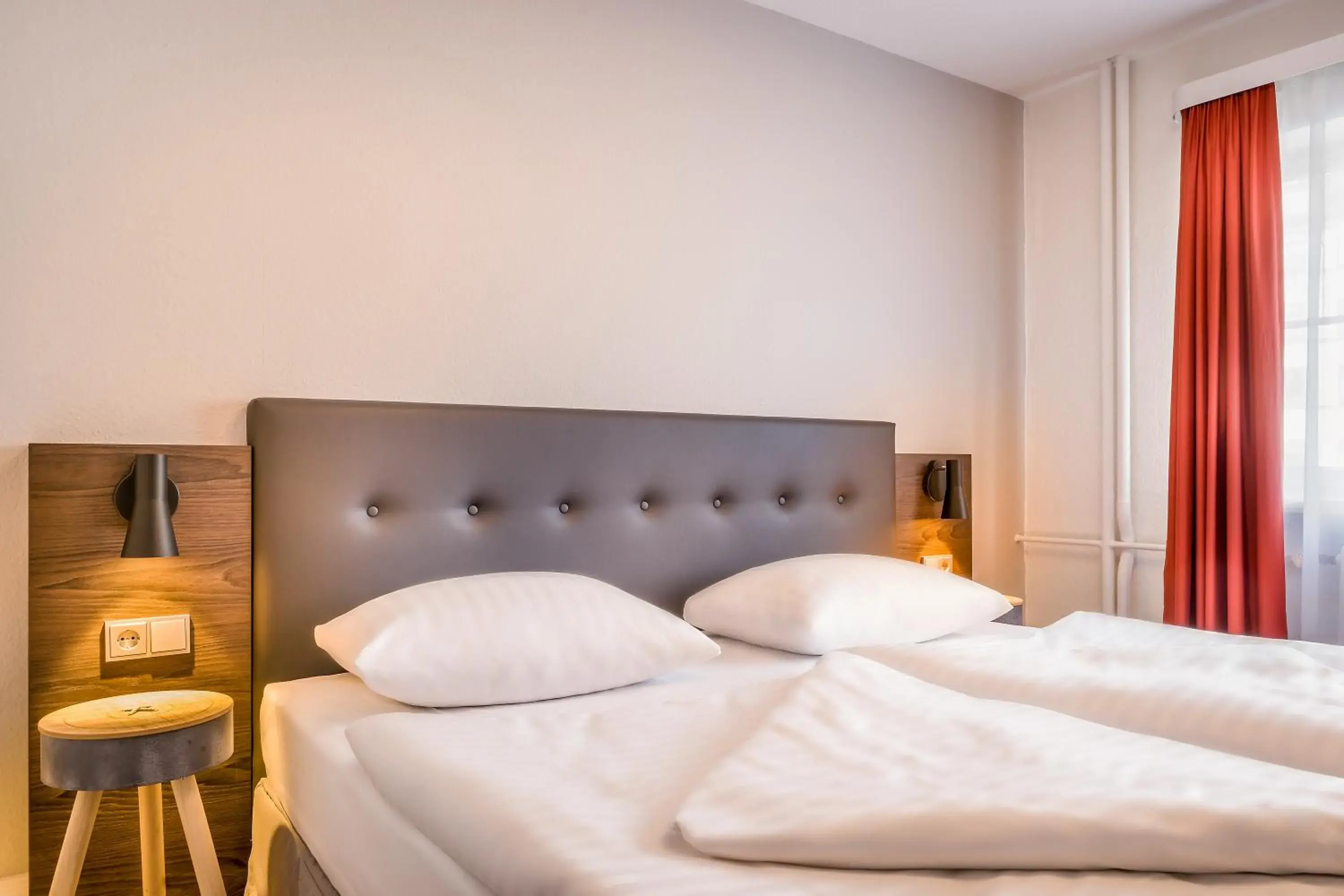 Standard Double Room in Signature Hotel Astoria Standard Double Room in Signature Hotel Astoria