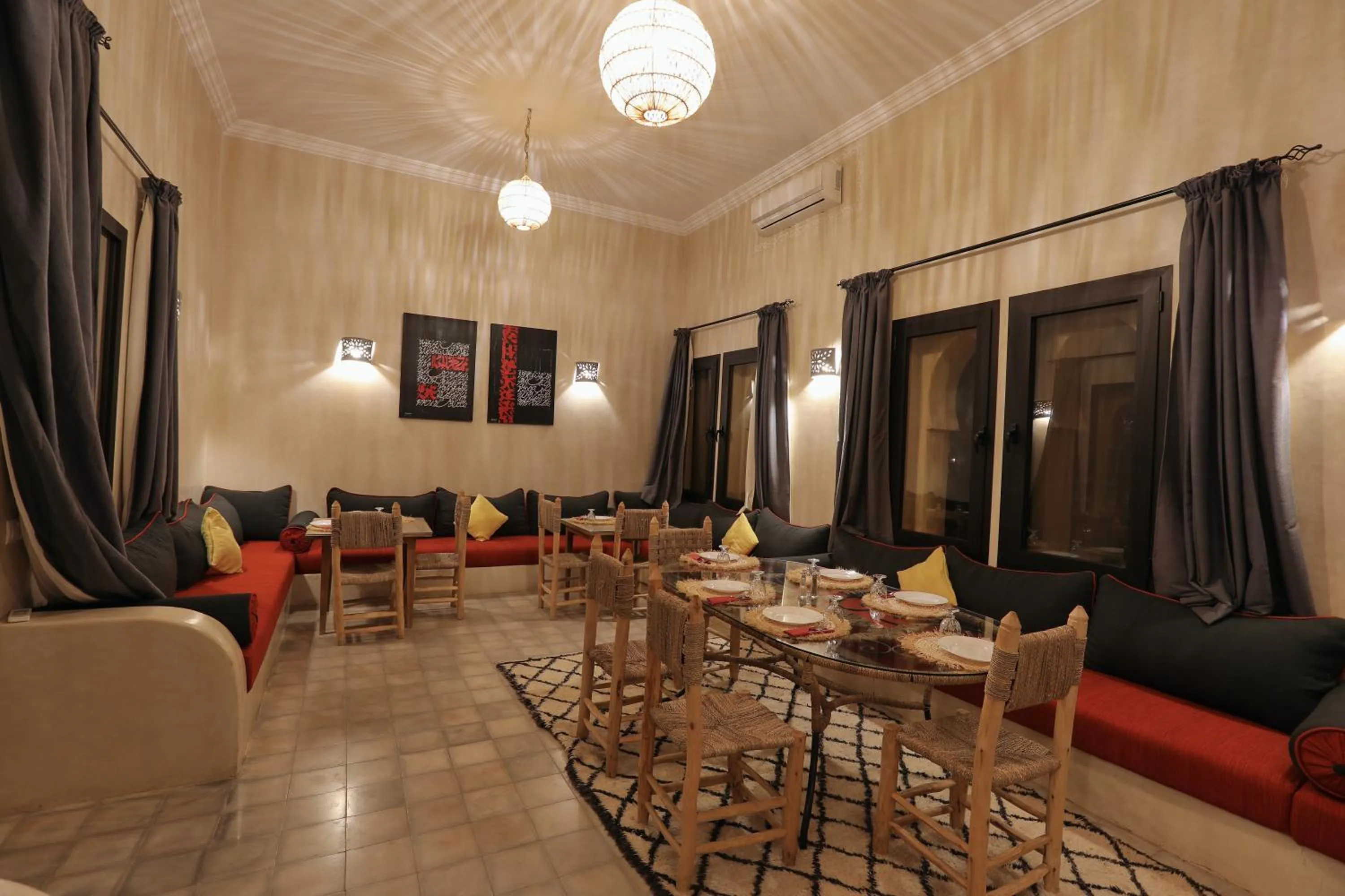 Restaurant/places to eat in Atlas Widan