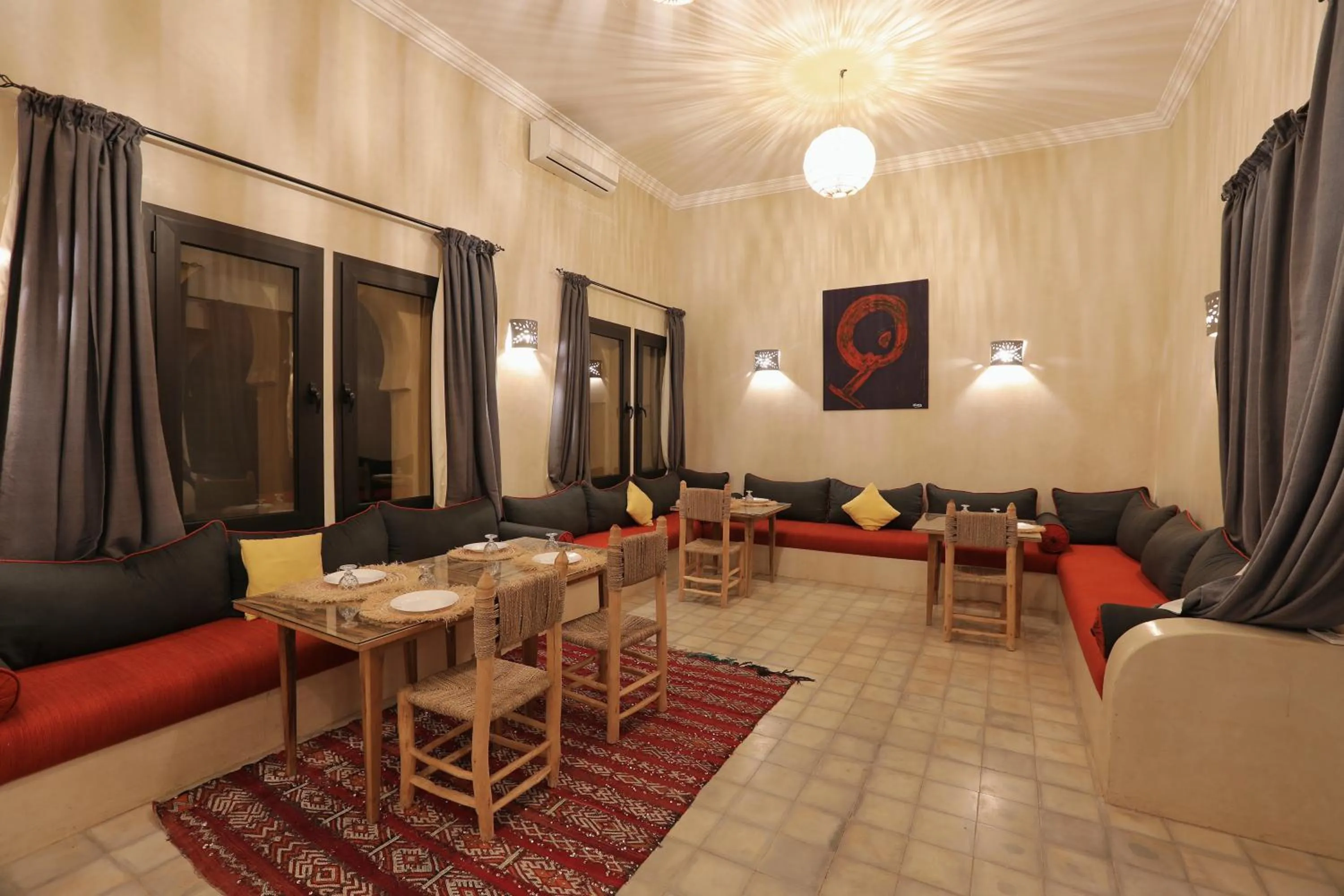 Restaurant/places to eat in Atlas Widan