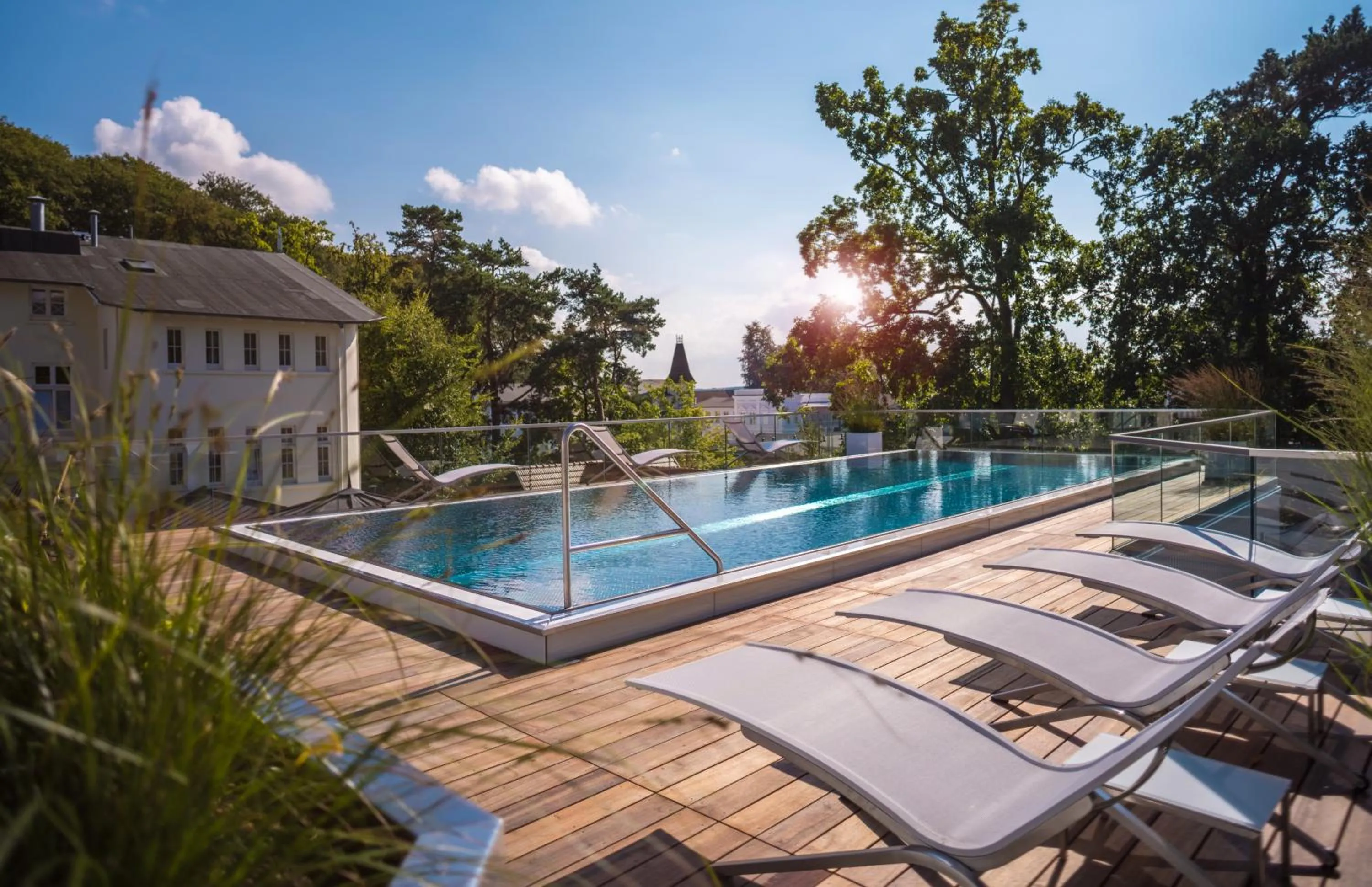 Swimming pool in ROEWERS Privathotel & Spa