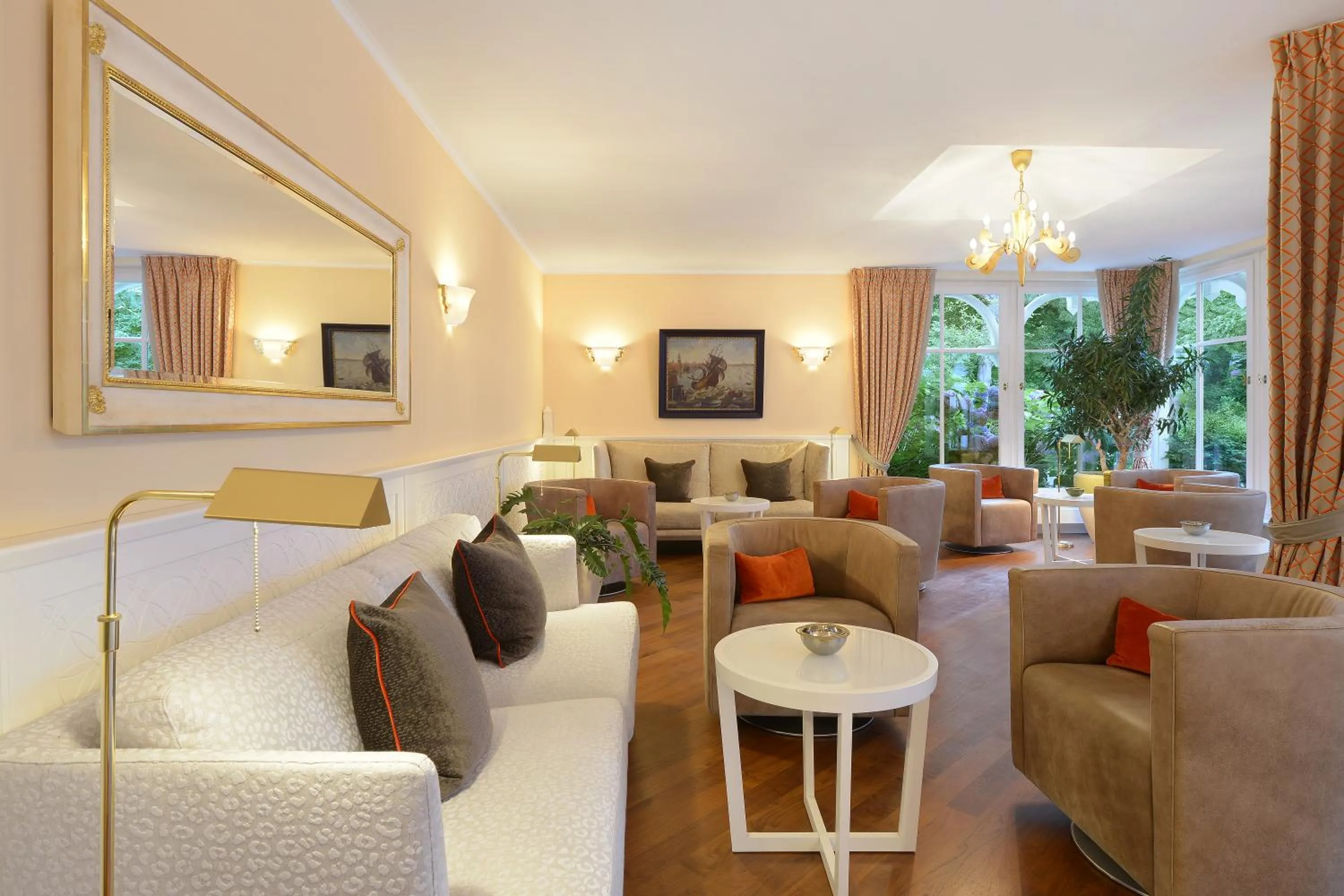 Lobby or reception in ROEWERS Privathotel & Spa