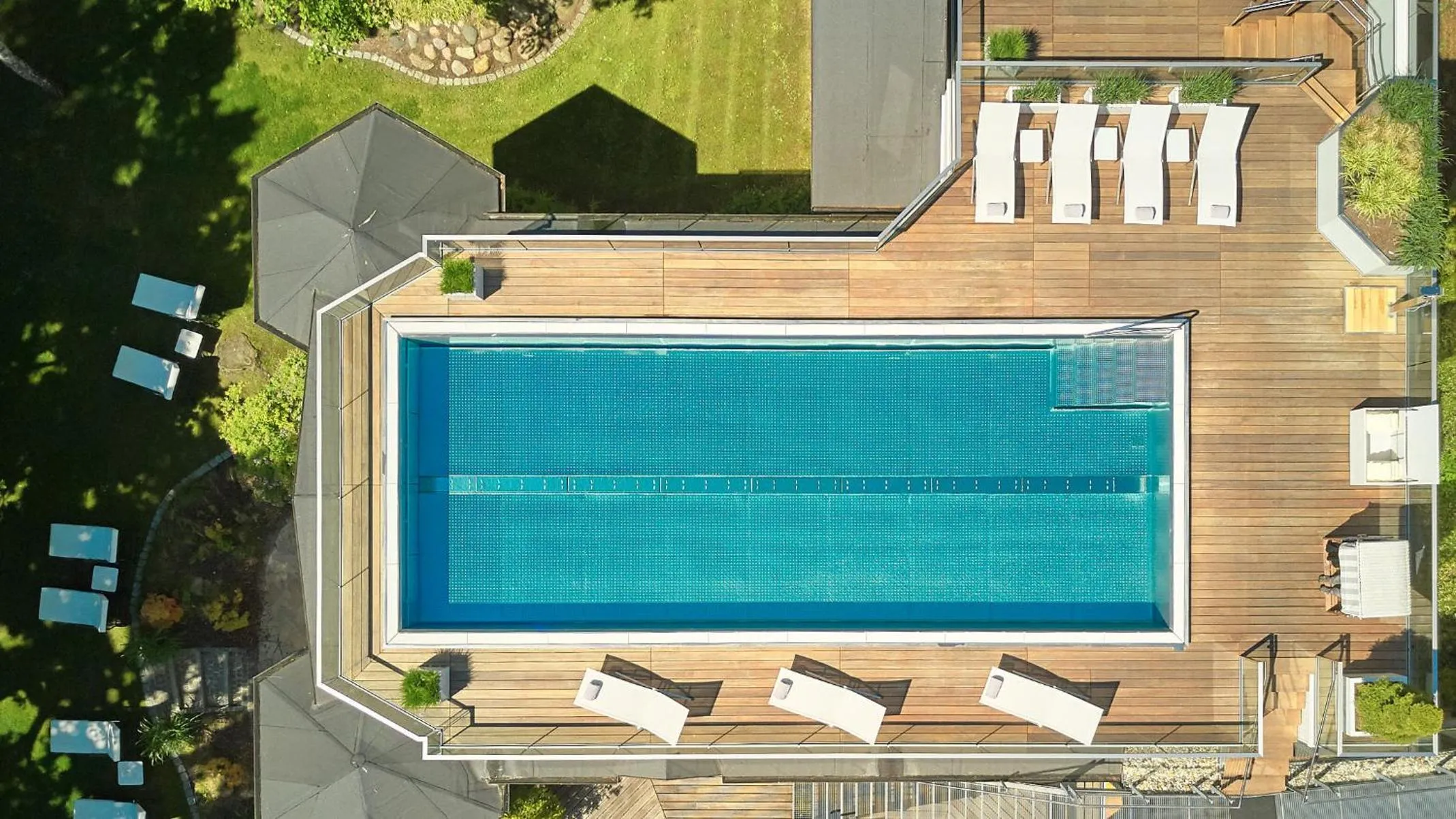 Swimming pool in ROEWERS Privathotel & Spa