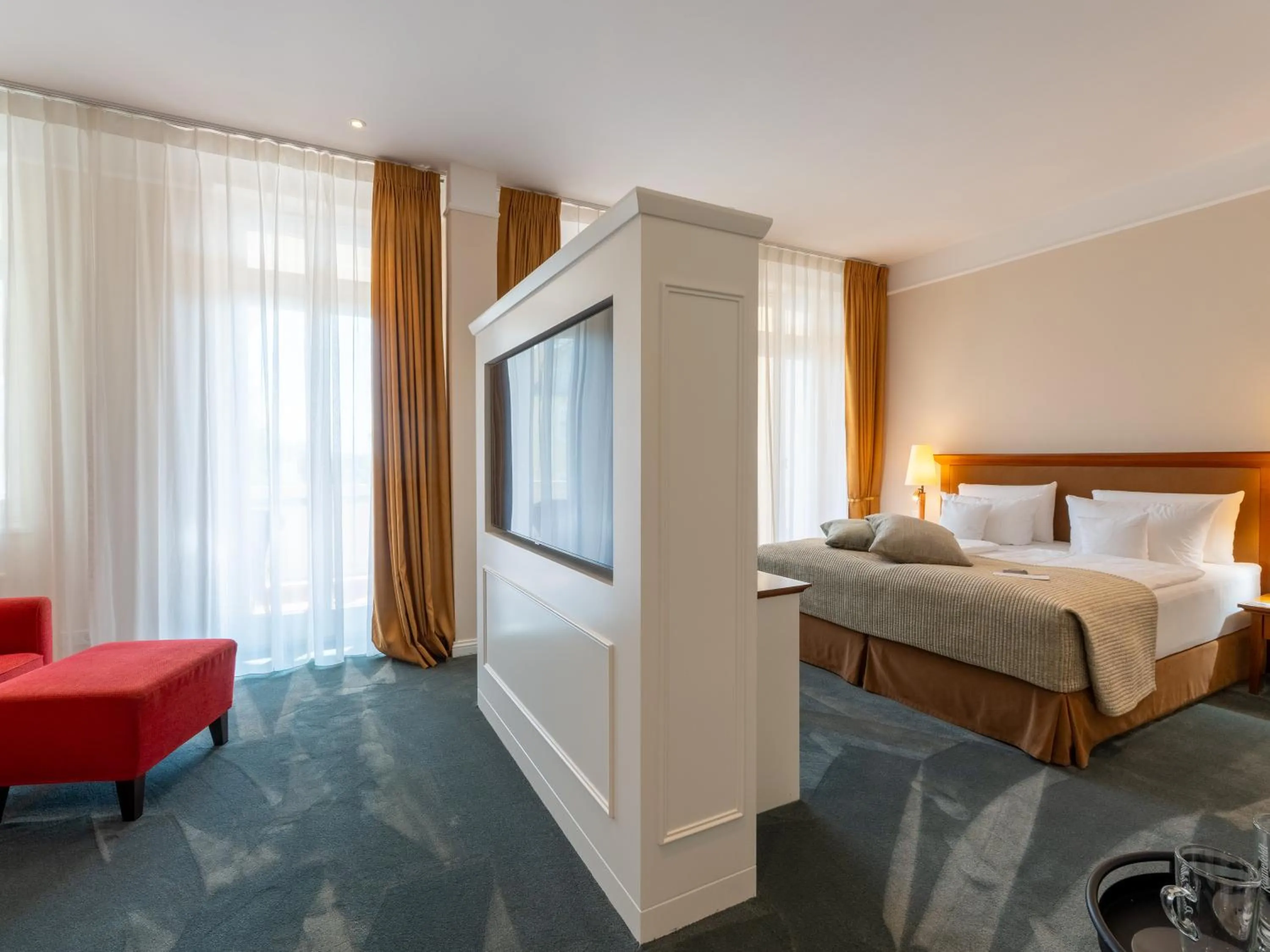 Photo of the whole room, Bed in ROEWERS Privathotel & Spa