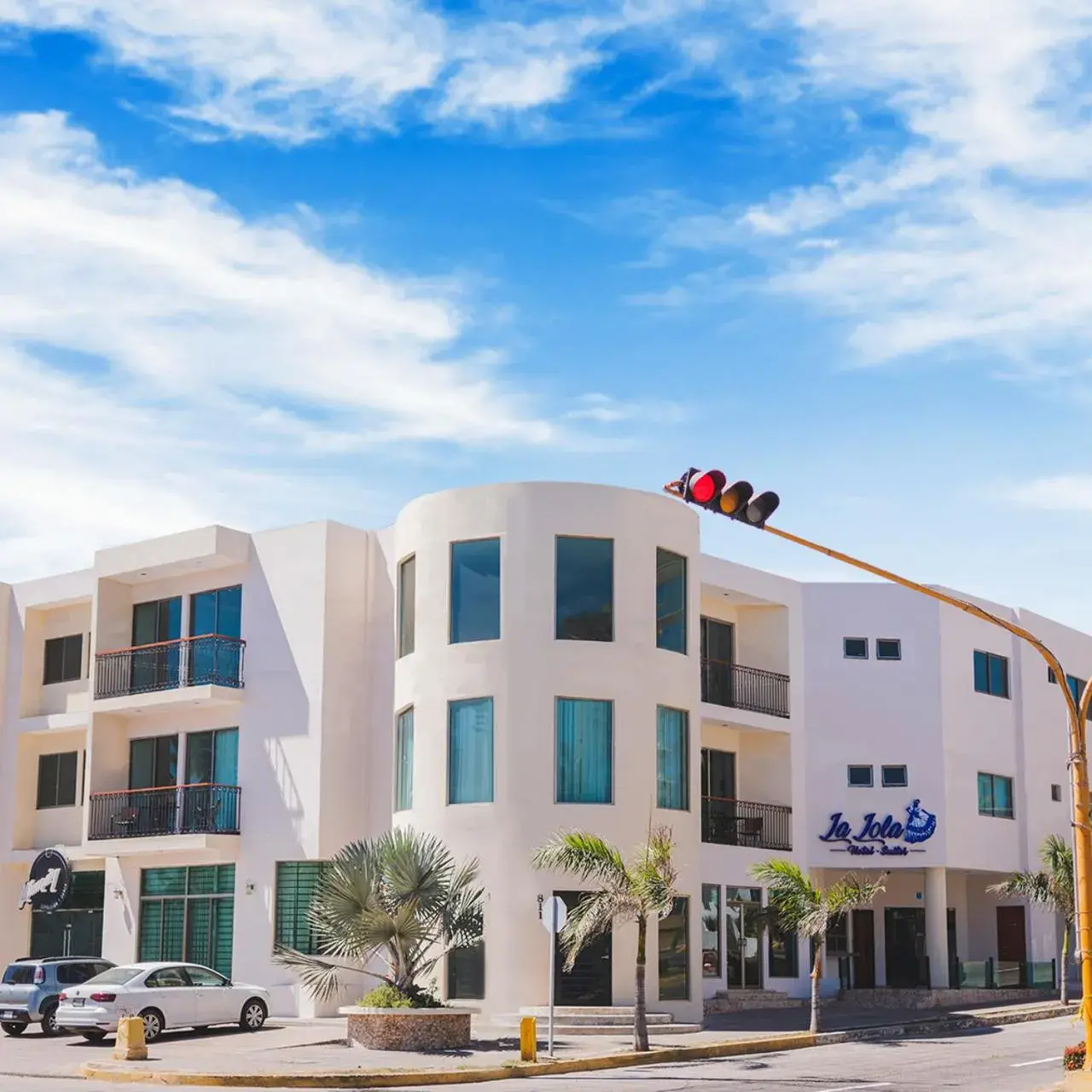 La Lola Hotel & Suites La Lola Hotel & Suites