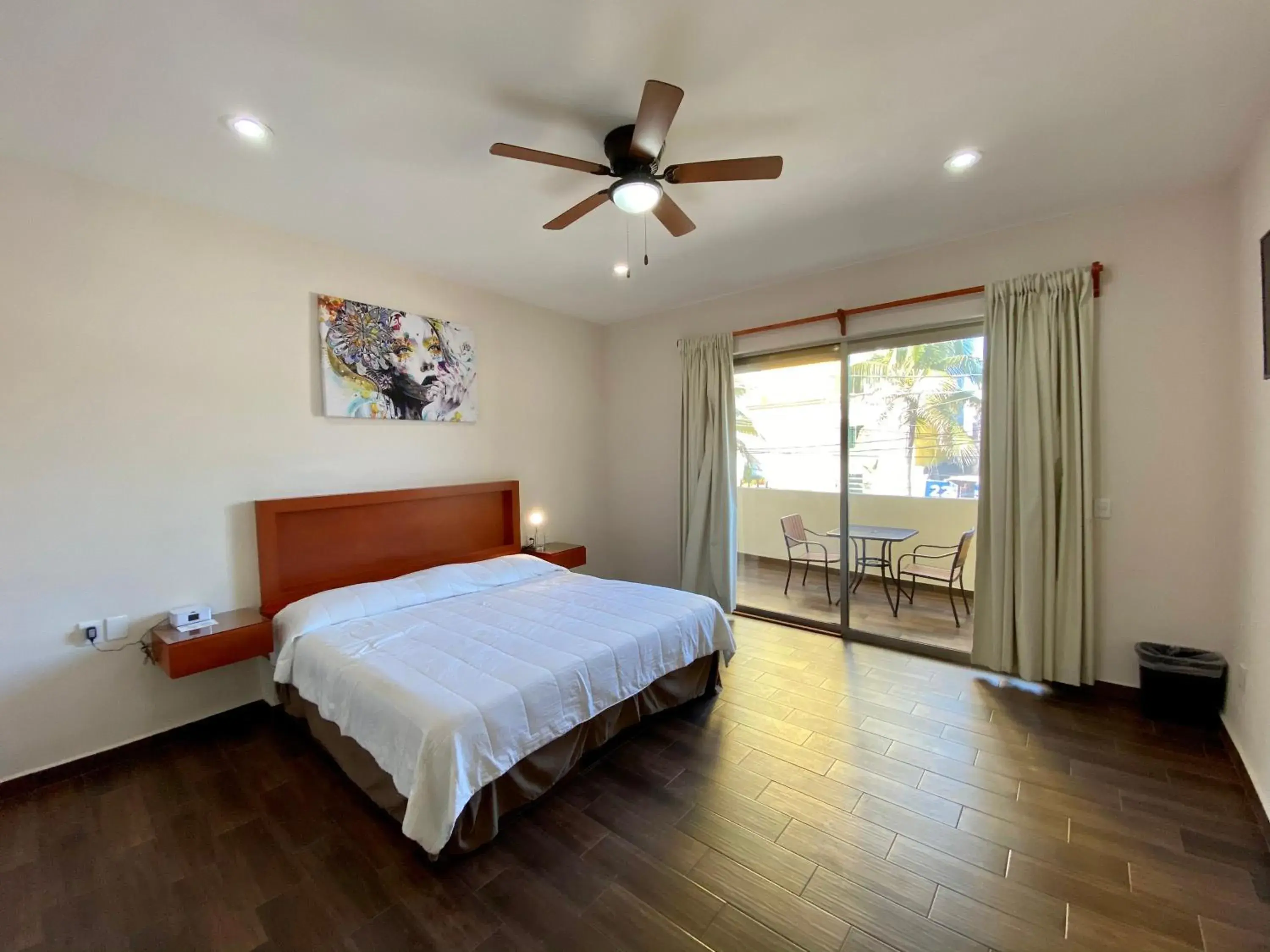 Deluxe King Suite in La Lola Hotel & Suites Deluxe King Suite in La Lola Hotel & Suites