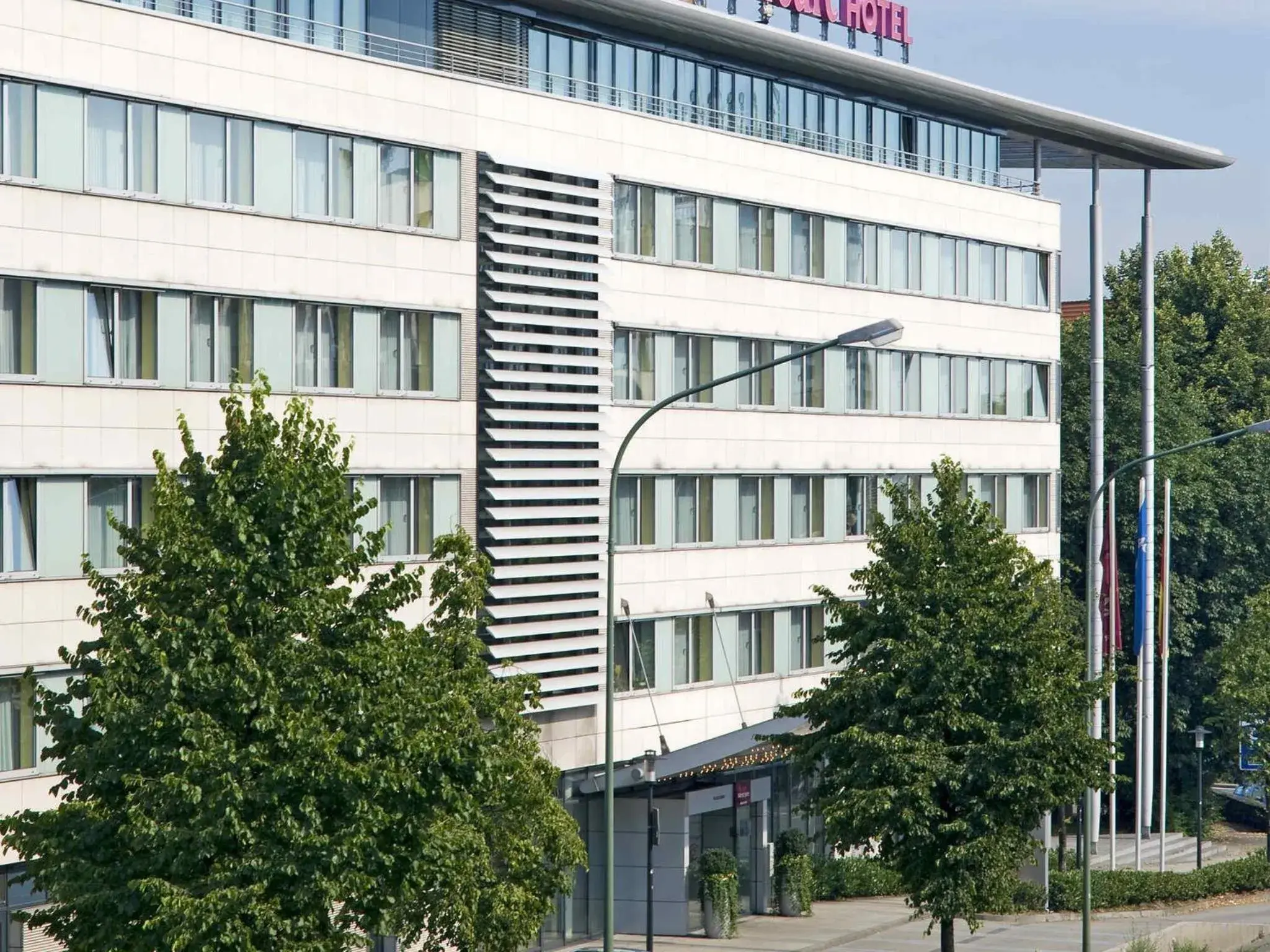 Property building in Mercure Hotel Plaza Essen Property building in Mercure Hotel Plaza Essen