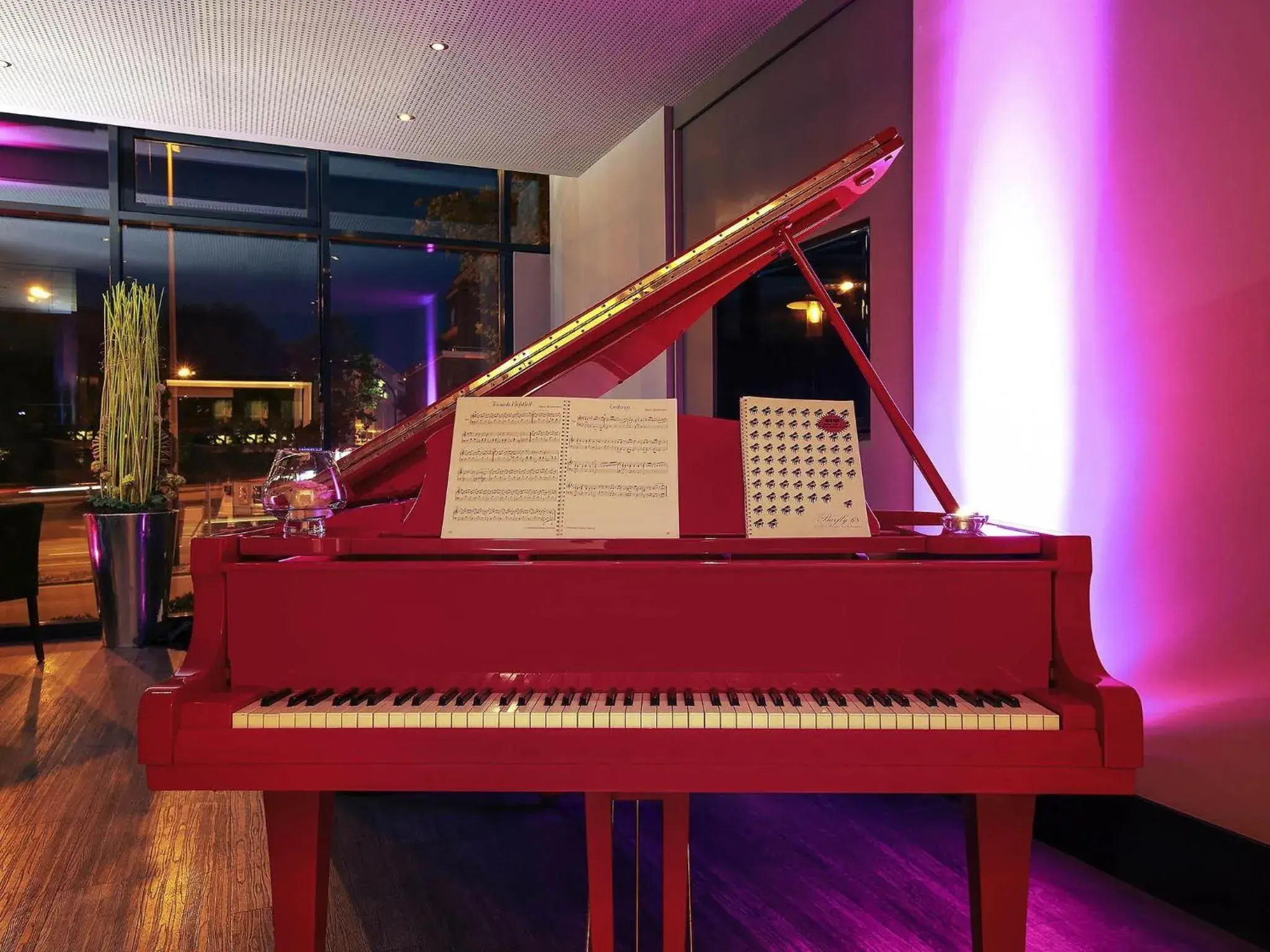 Lounge or bar in Mercure Hotel Plaza Essen Lounge or bar in Mercure Hotel Plaza Essen