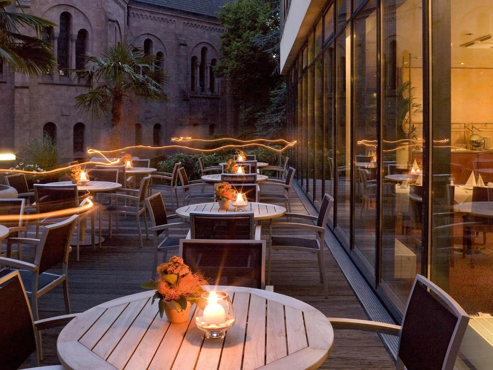 Lounge or bar in Mercure Hotel Plaza Essen