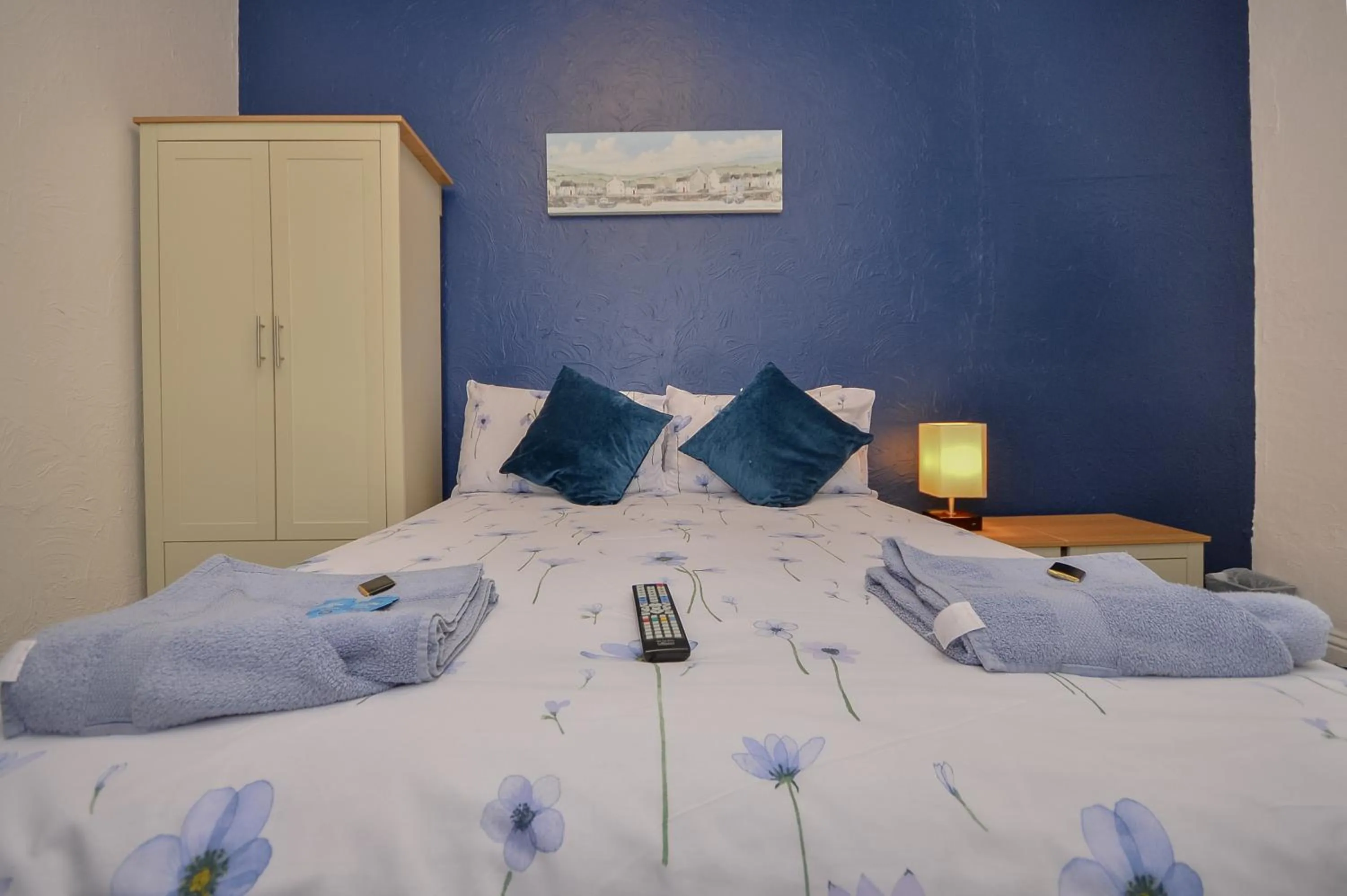 Bedroom, Bed in The Ferndale Hotel