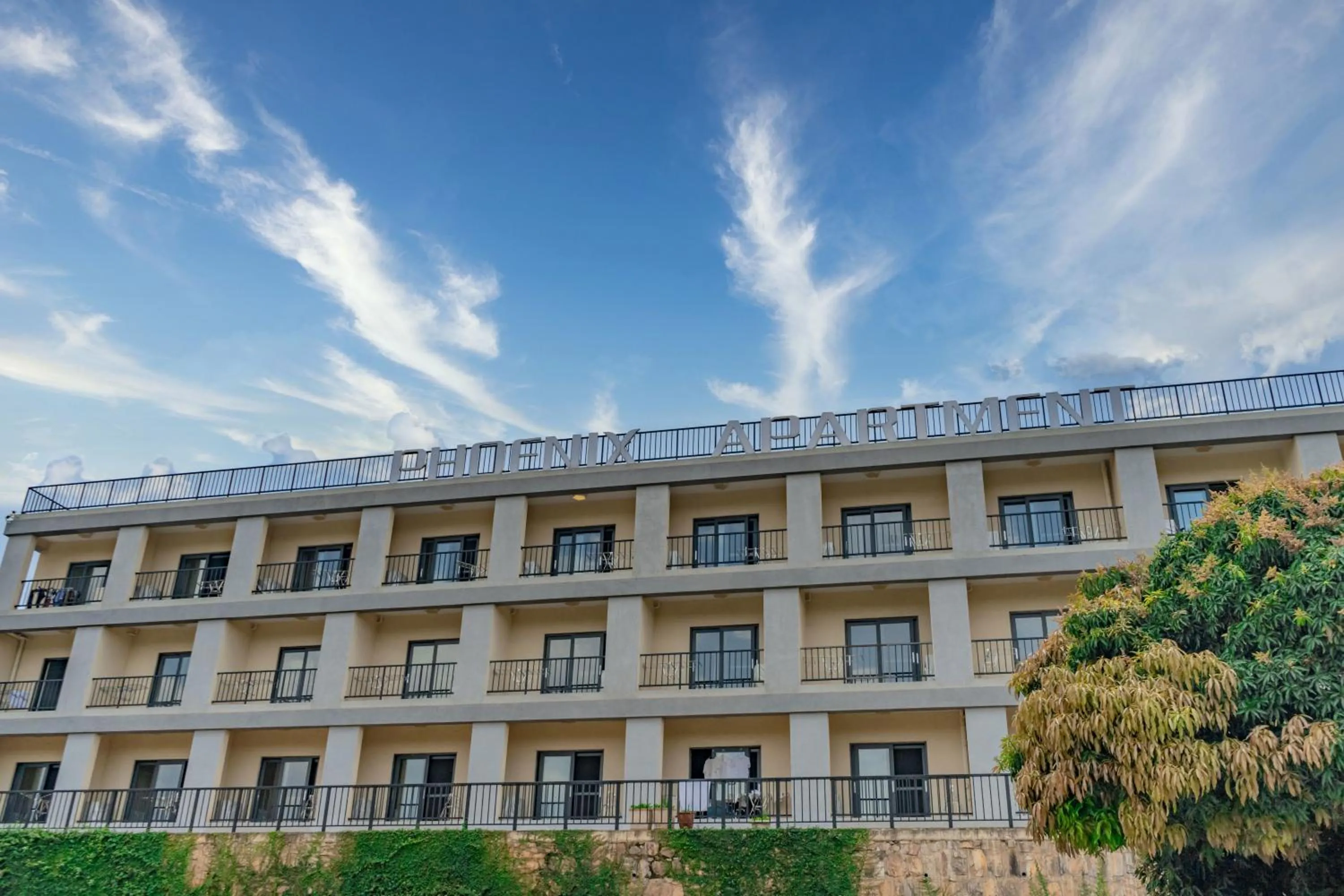 Property building in Phoenix Apartment by LINK