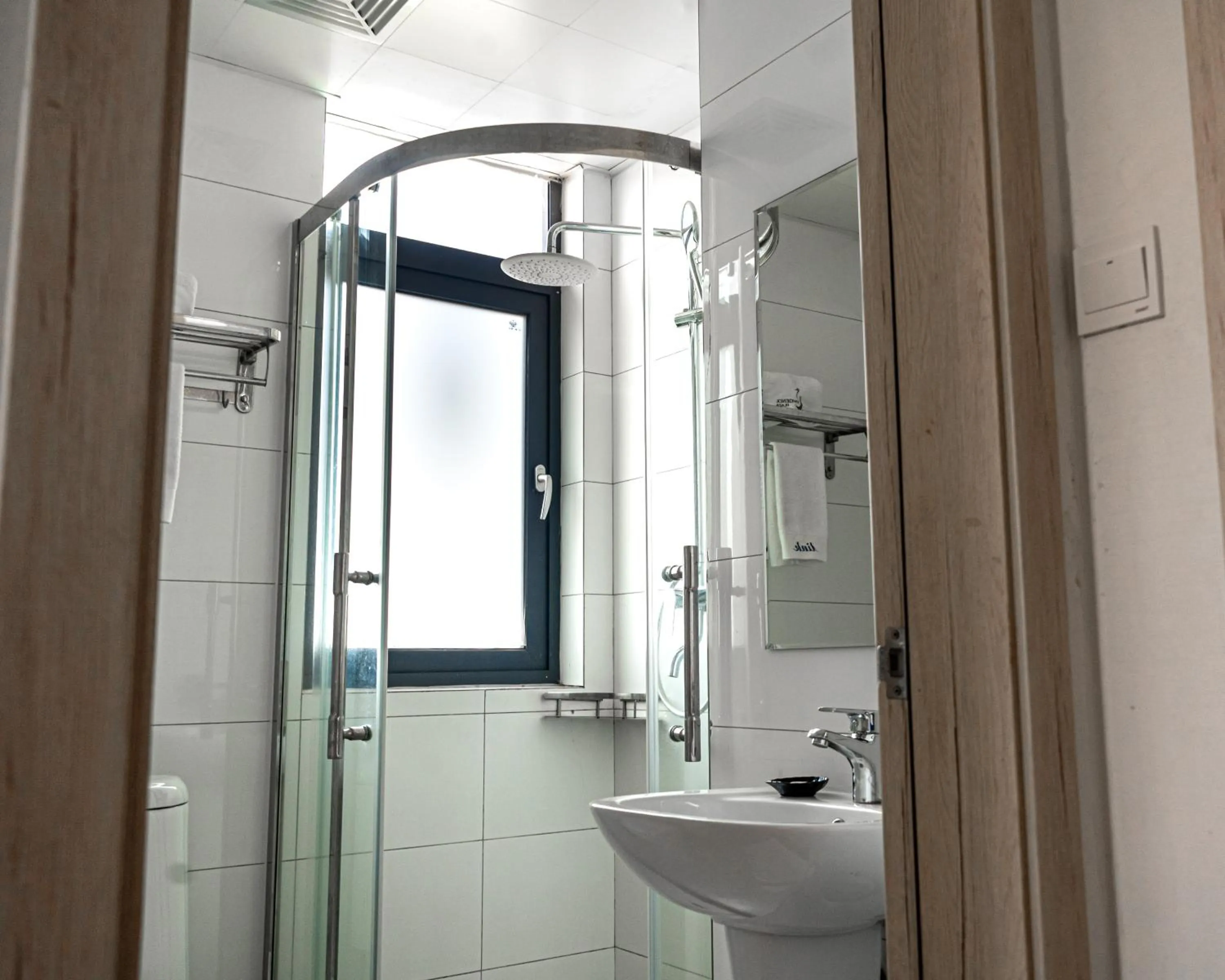 Bathroom in Phoenix Apartment by LINK