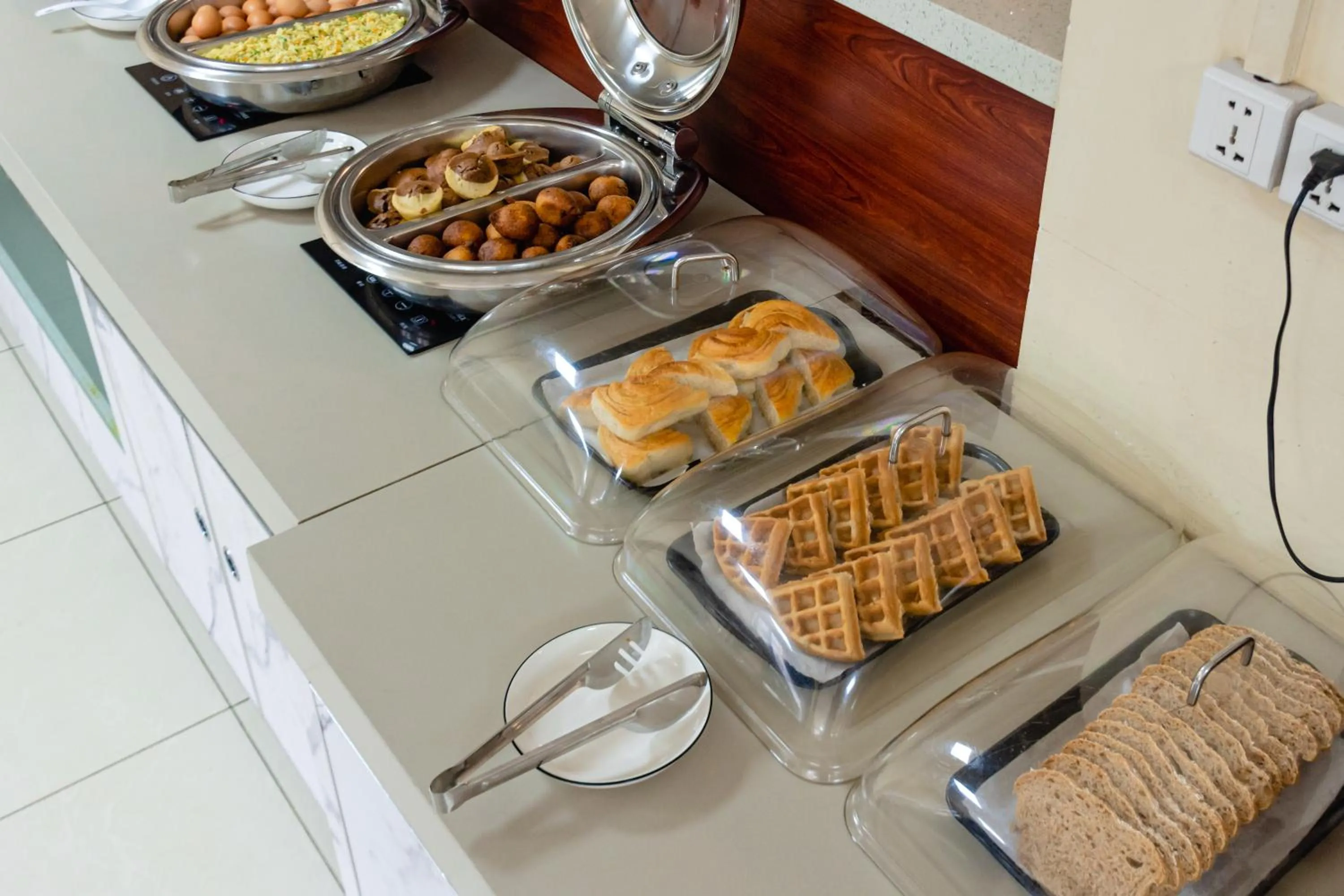 Breakfast in Phoenix Apartment by LINK