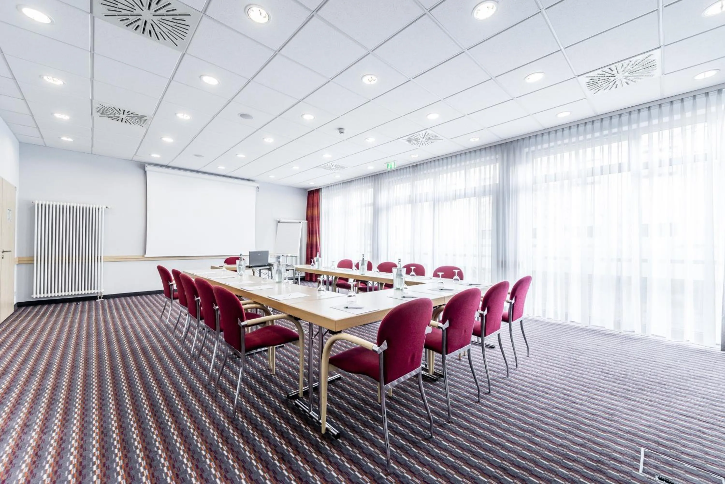Meeting/conference room in Holiday Inn Express Berlin City Centre by IHG