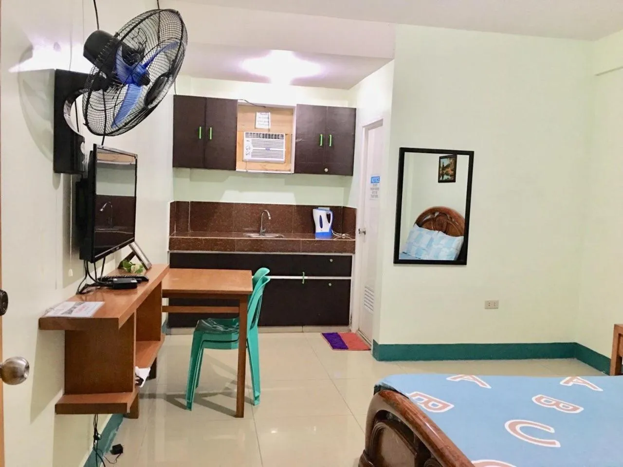 JEMZ Tagaytay Budget Transient