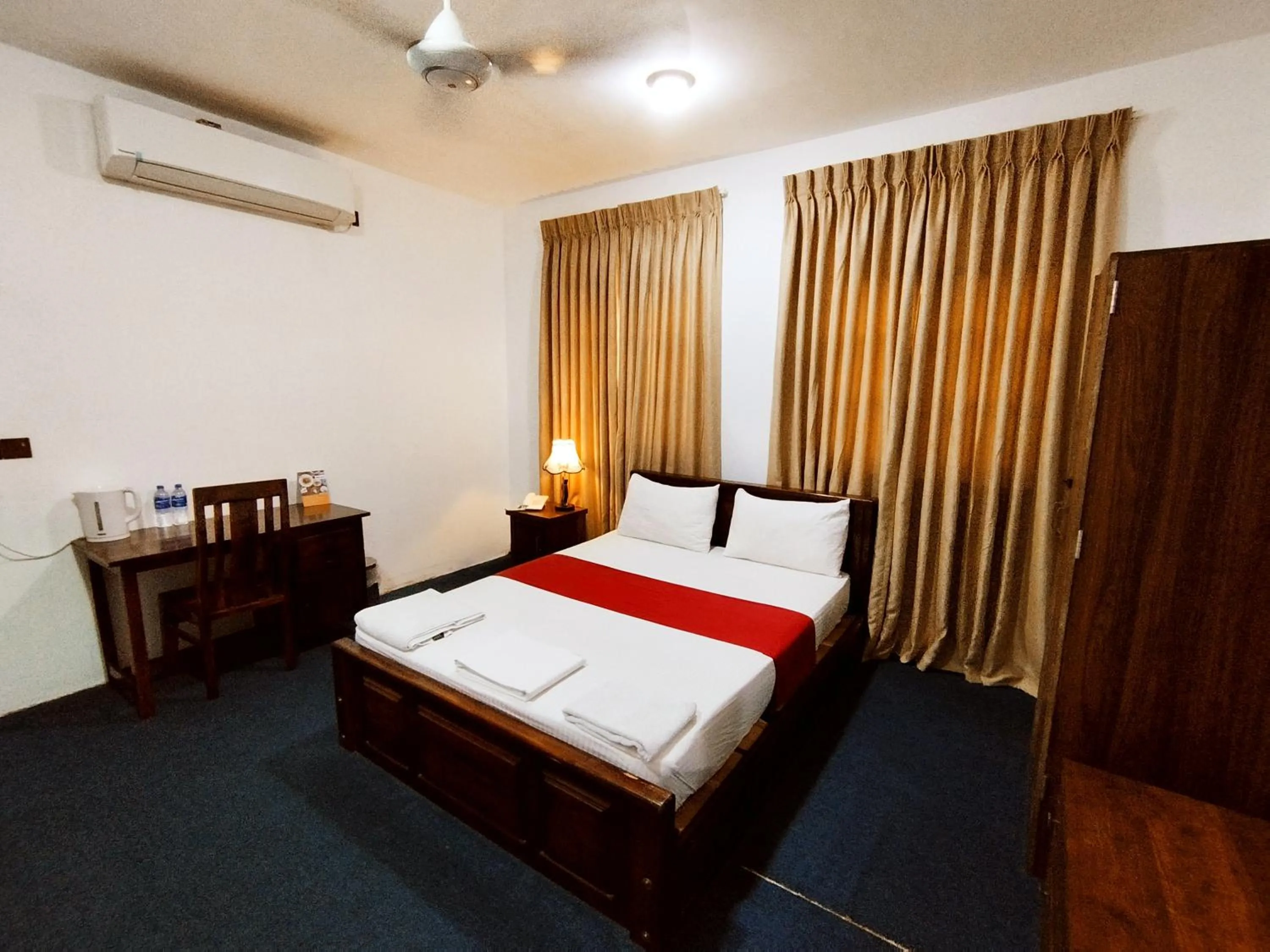 Bed in Kreation Hotels Colombo