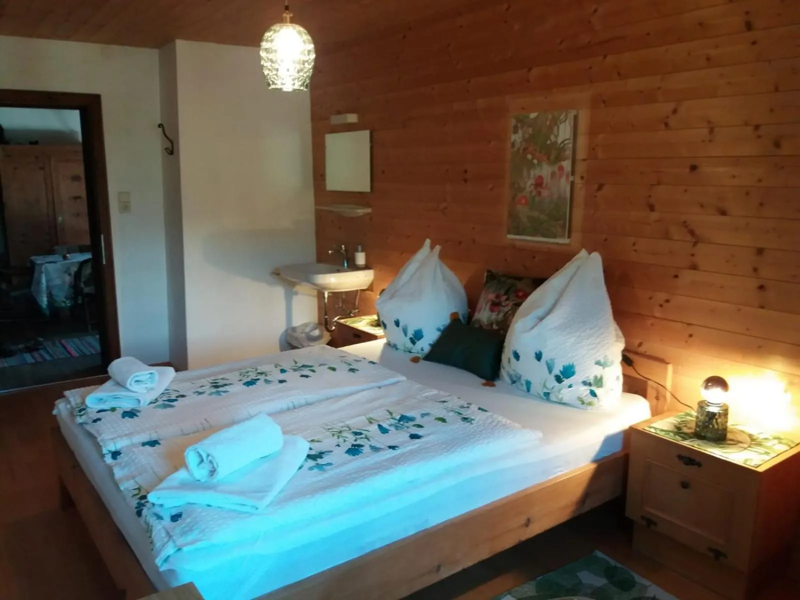 Photo of the whole room, Bed in Köstlhof, Familie Hassler