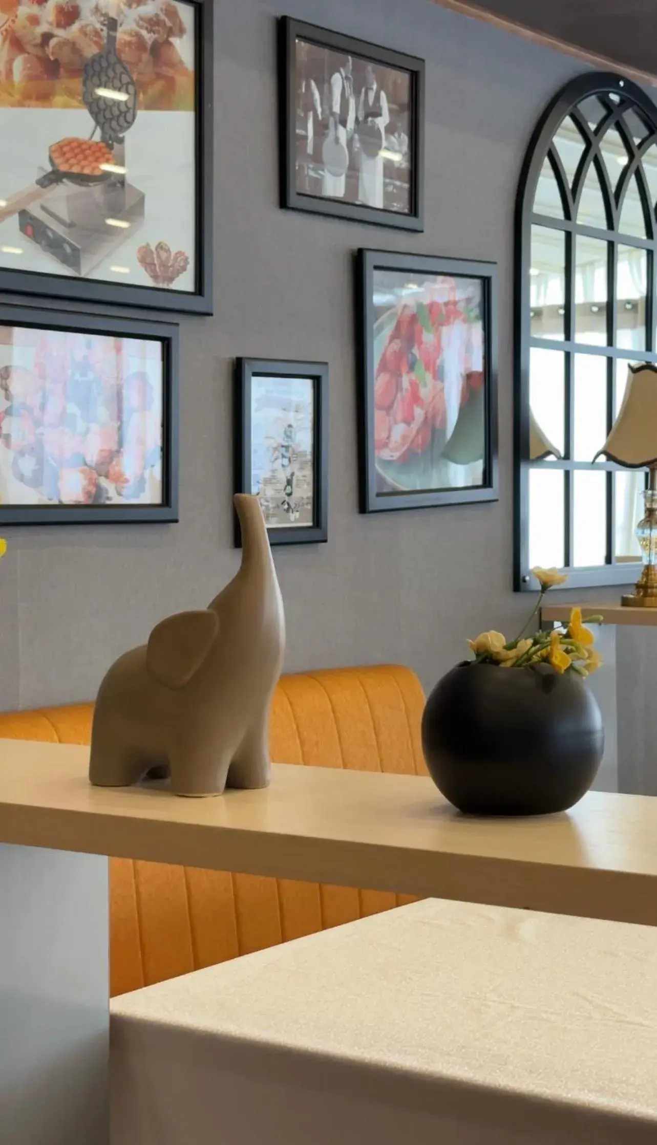 Restaurant/places to eat in Hotel Bukhara Restaurant/places to eat in Hotel Bukhara