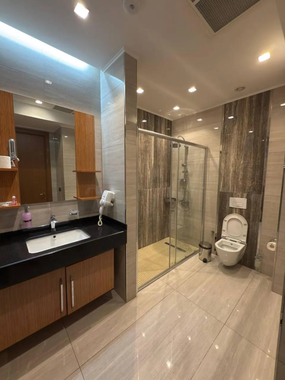 Bathroom in Hotel Bukhara