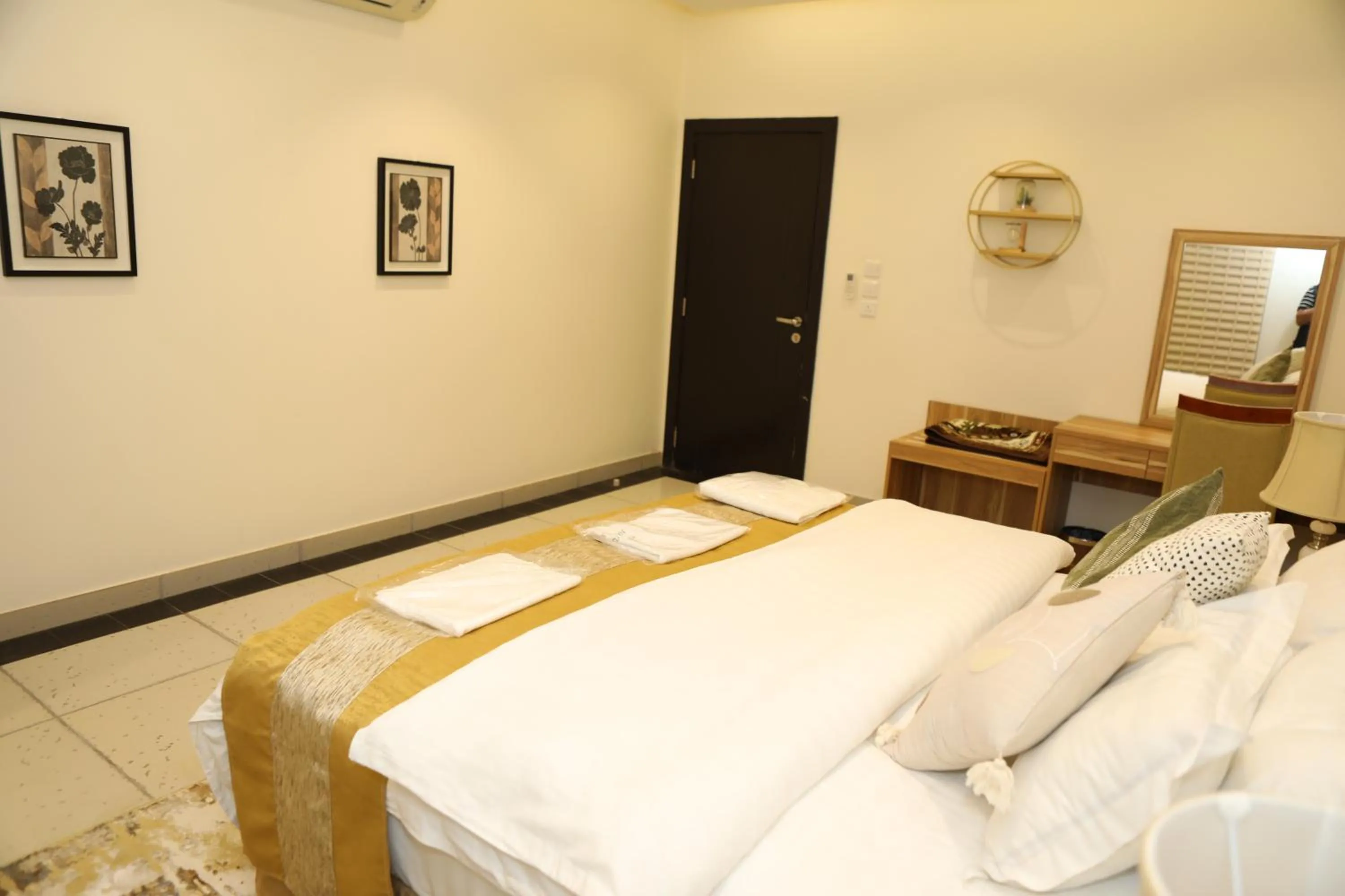 Bed in Warf Aldyafah Homes serviced Apartments