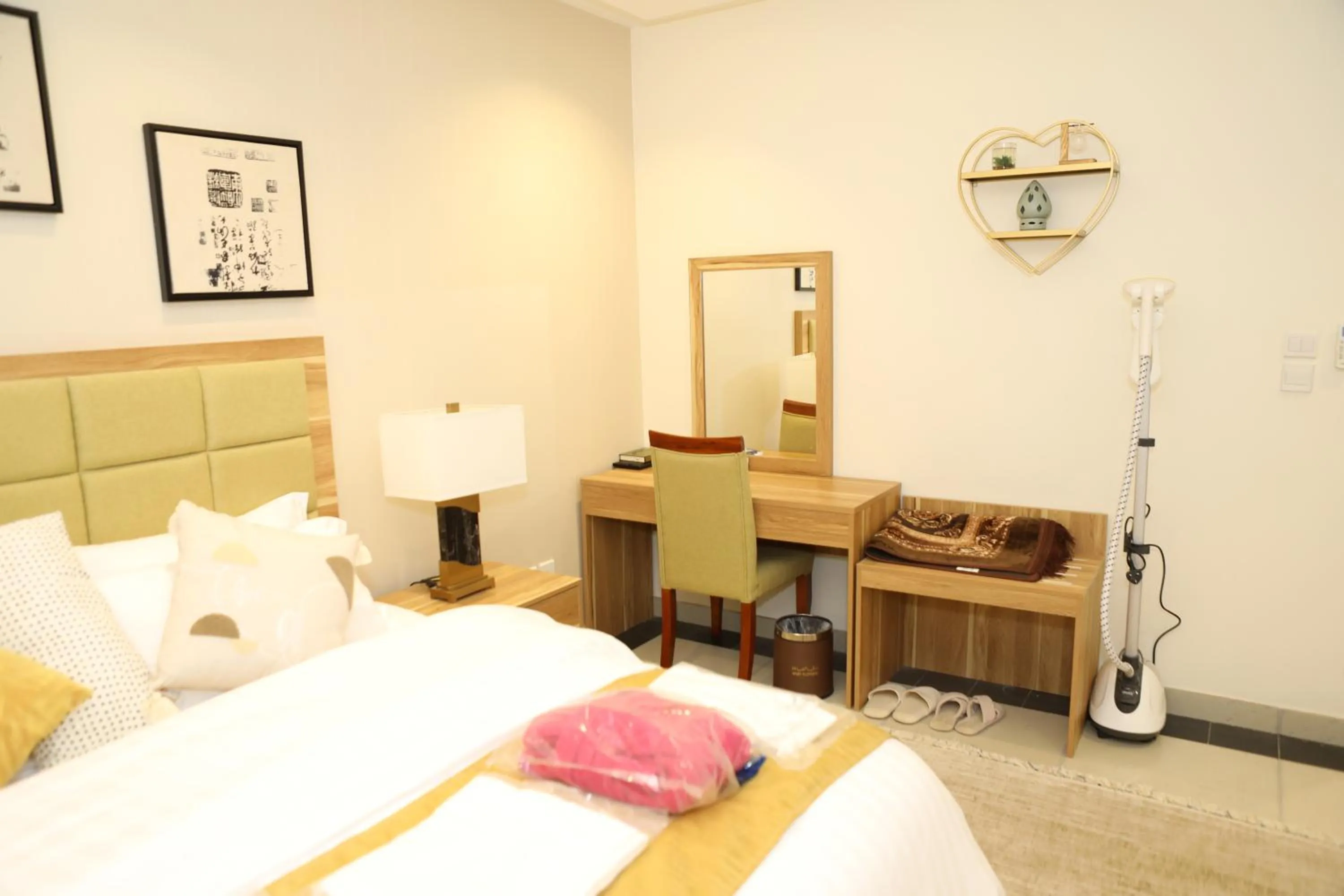 Bed in Warf Aldyafah Homes serviced Apartments