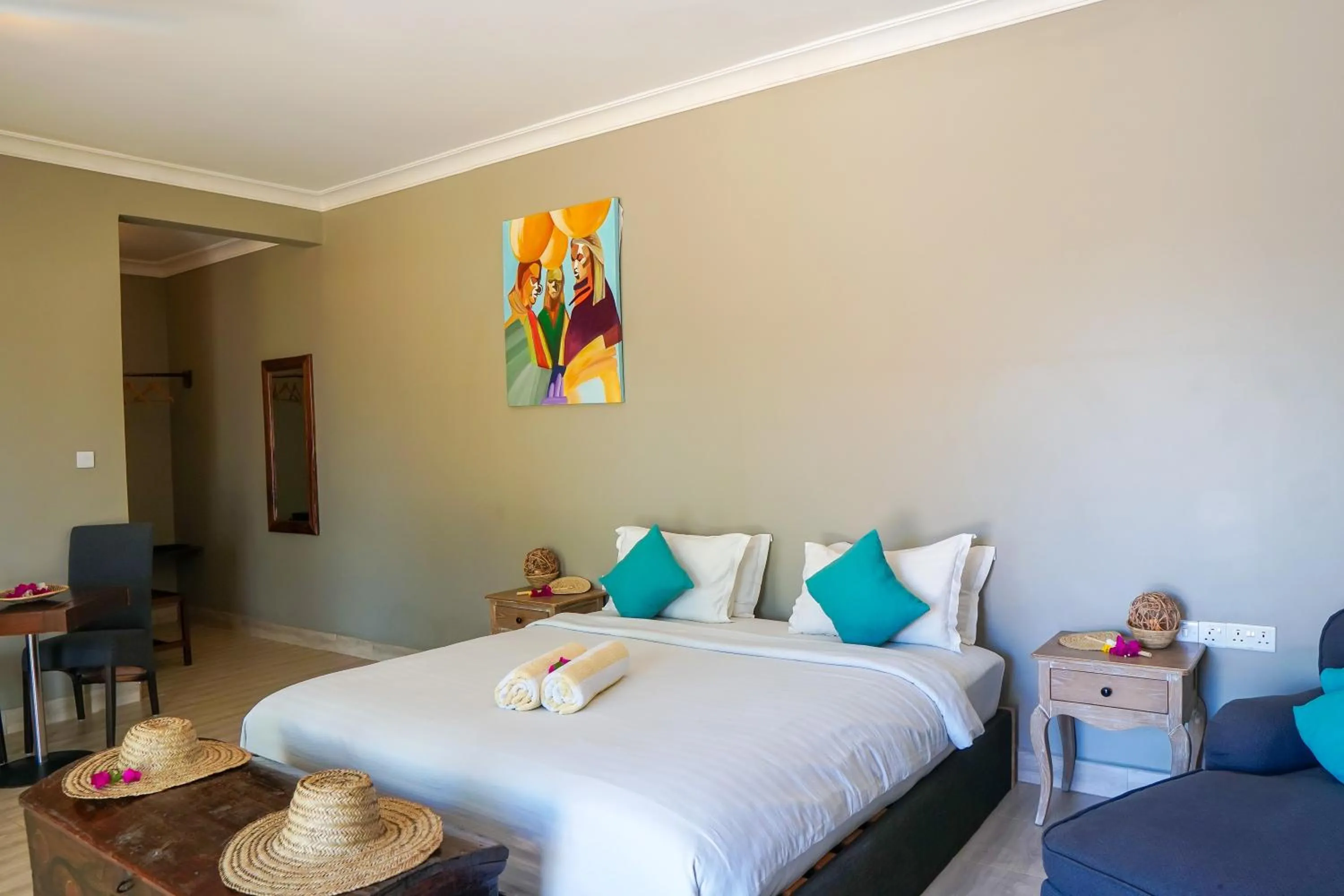 Bedroom, Bed in Aquamarina Hotel