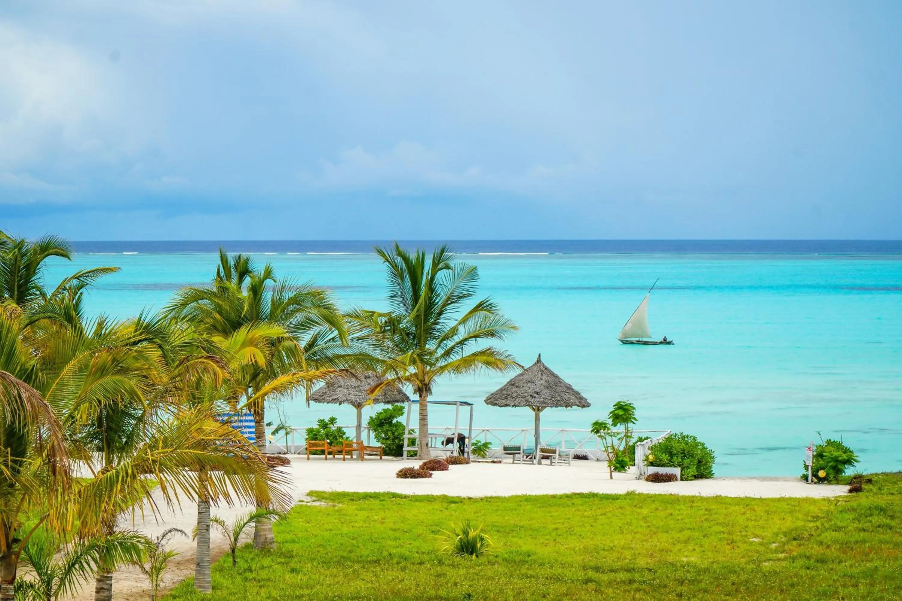 Beach in Aquamarina Hotel