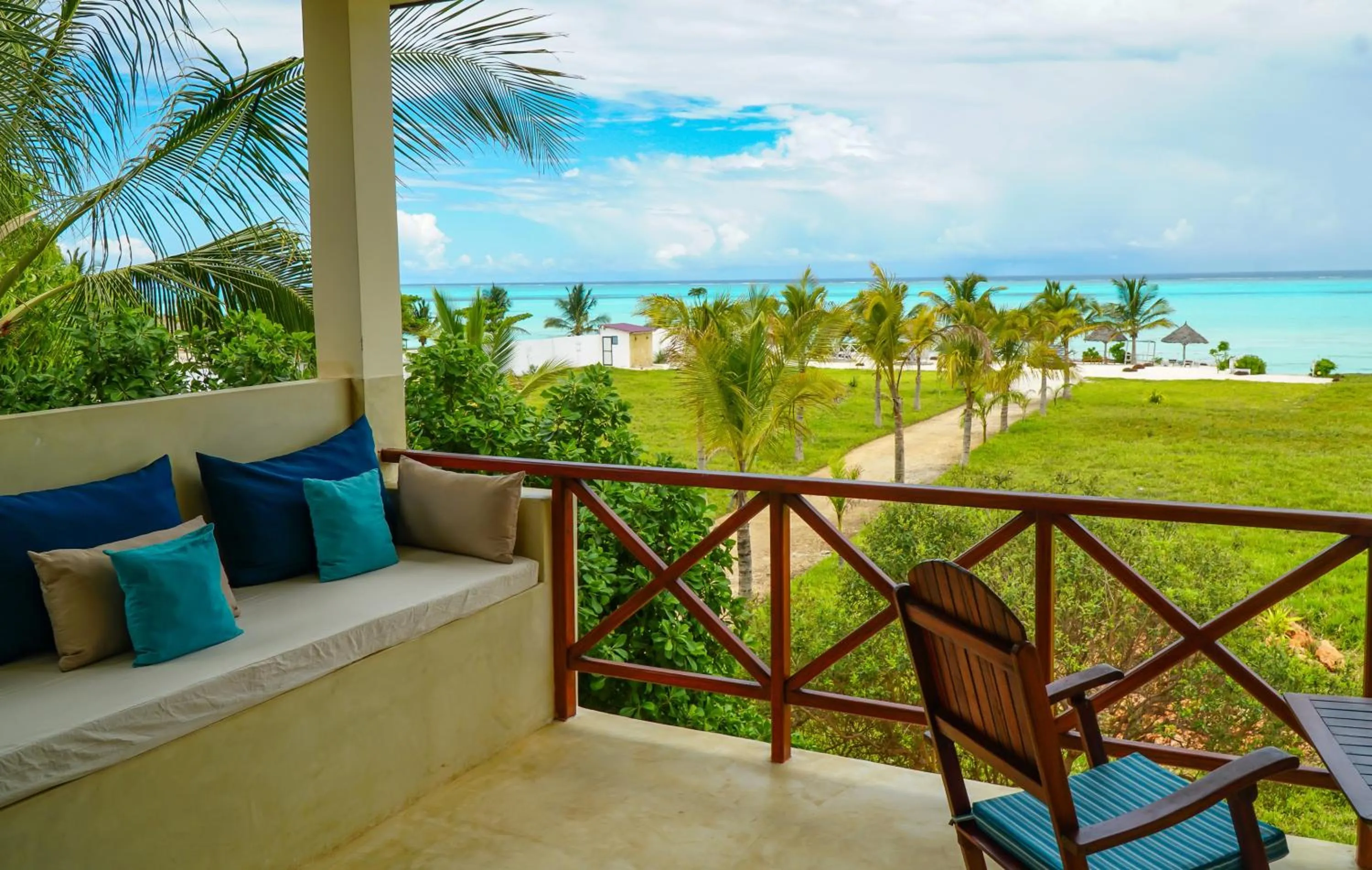 Patio in Aquamarina Hotel