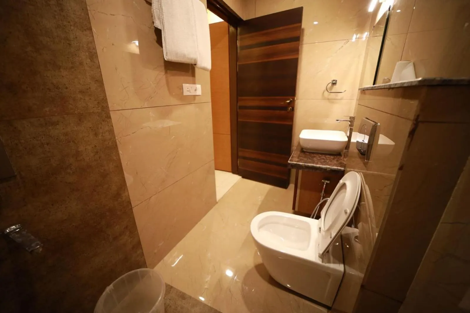 Bathroom in Hotel Neerja Inn