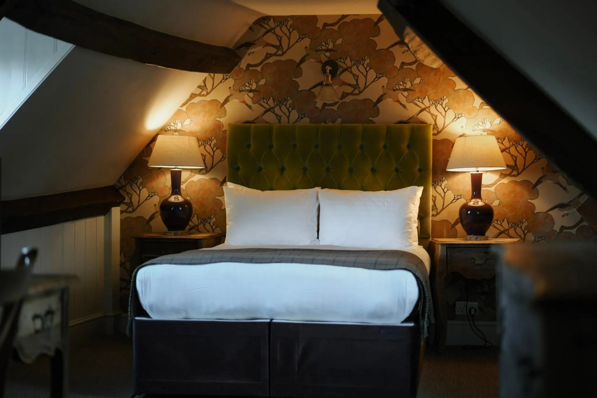 Bedroom, Bed in The Falkland Arms