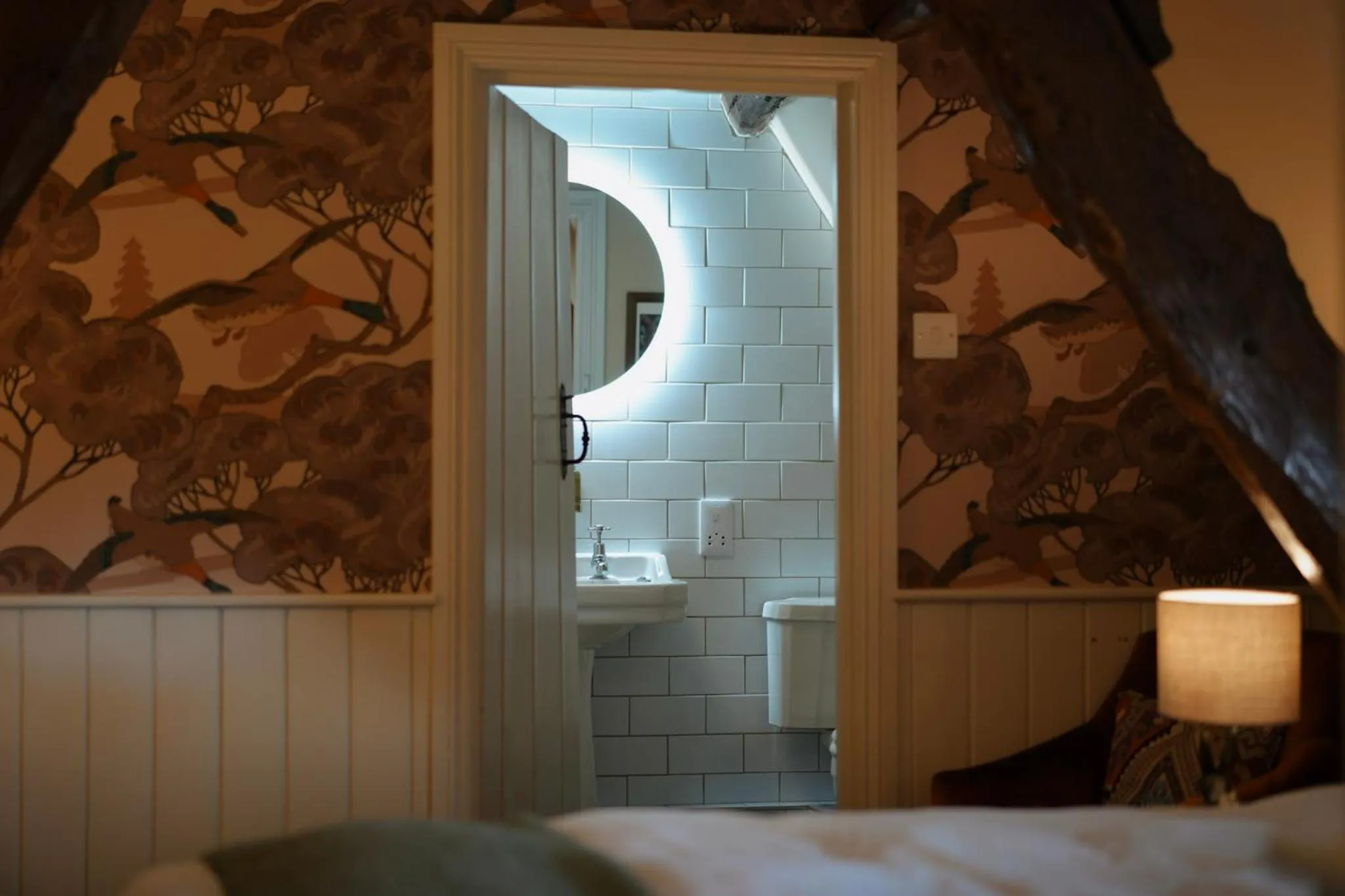Bathroom, Bed in The Falkland Arms