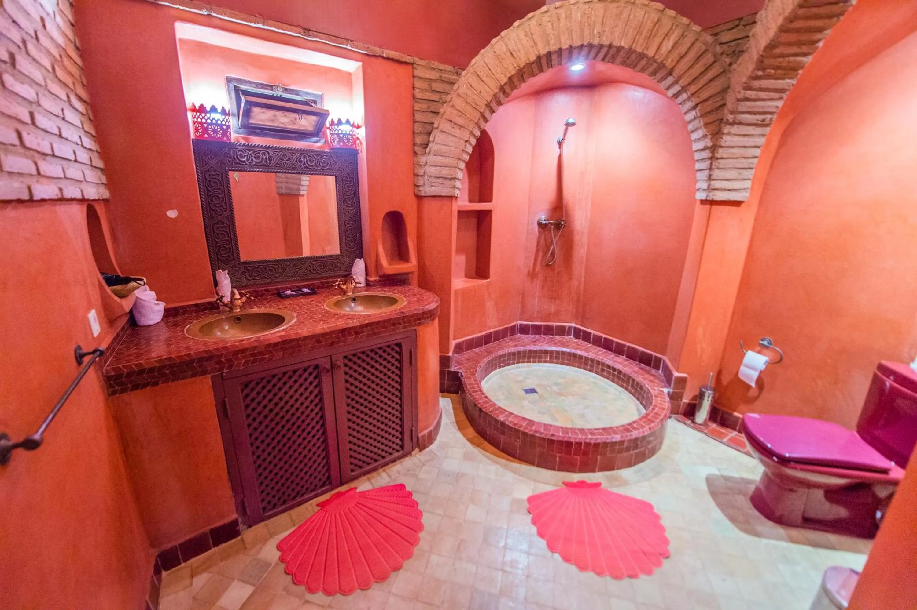 Bathroom in Riad Khabia & Spa