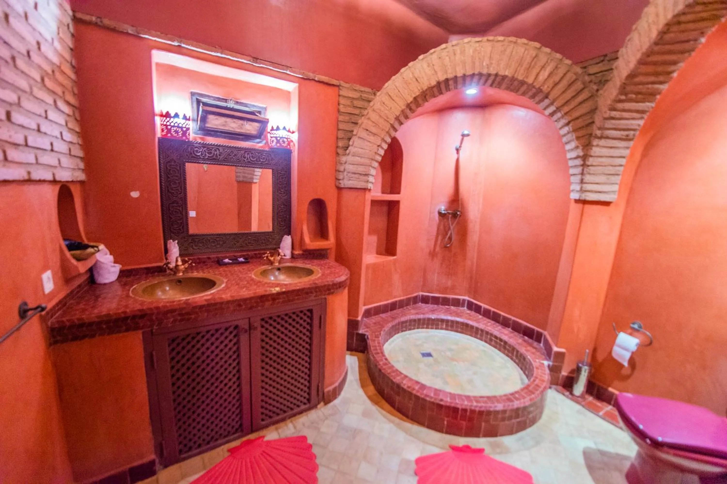 Shower in Riad Khabia & Spa