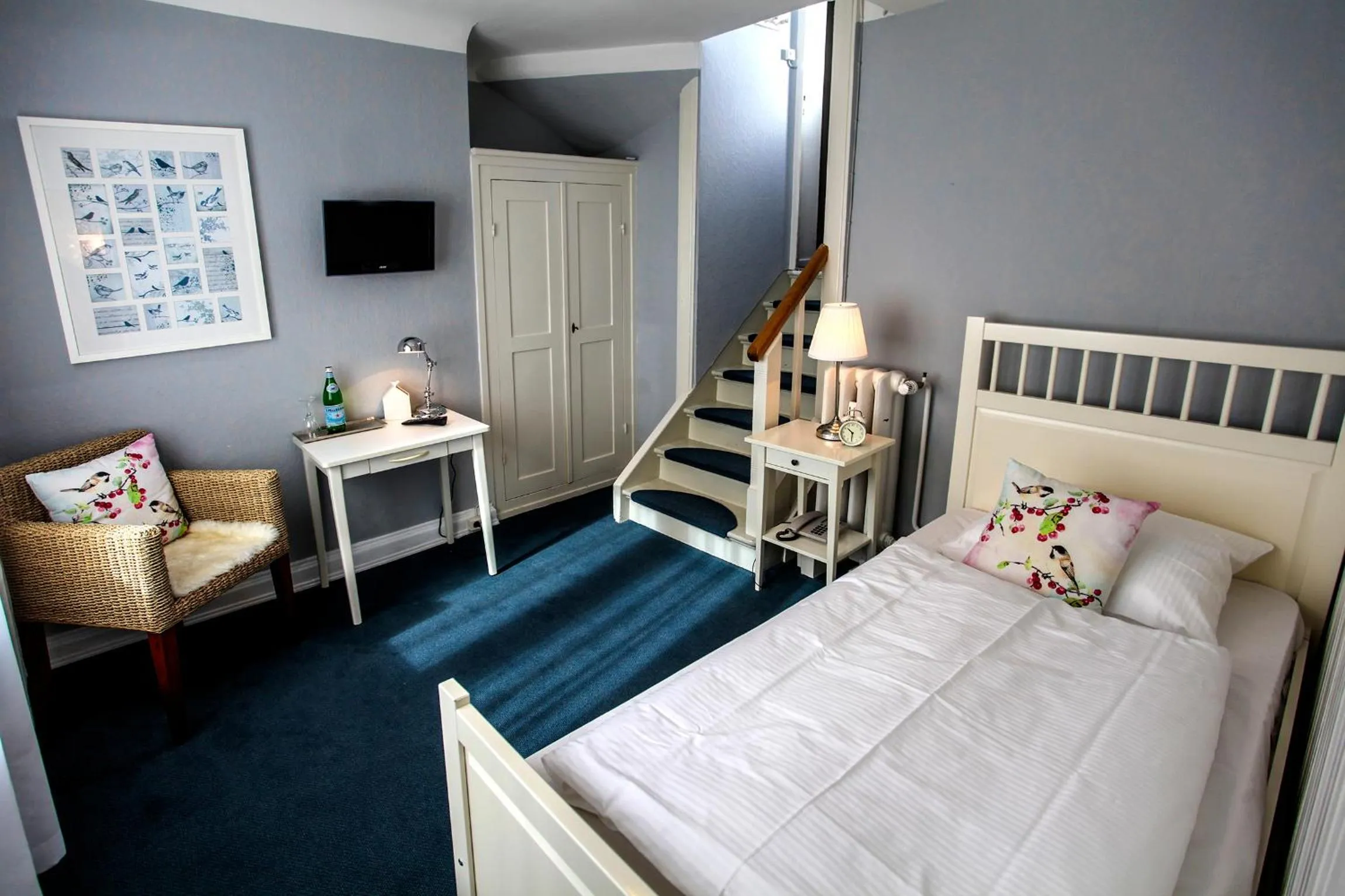 Photo of the whole room, Bed in Hotel Fresena im Dammtorpalais