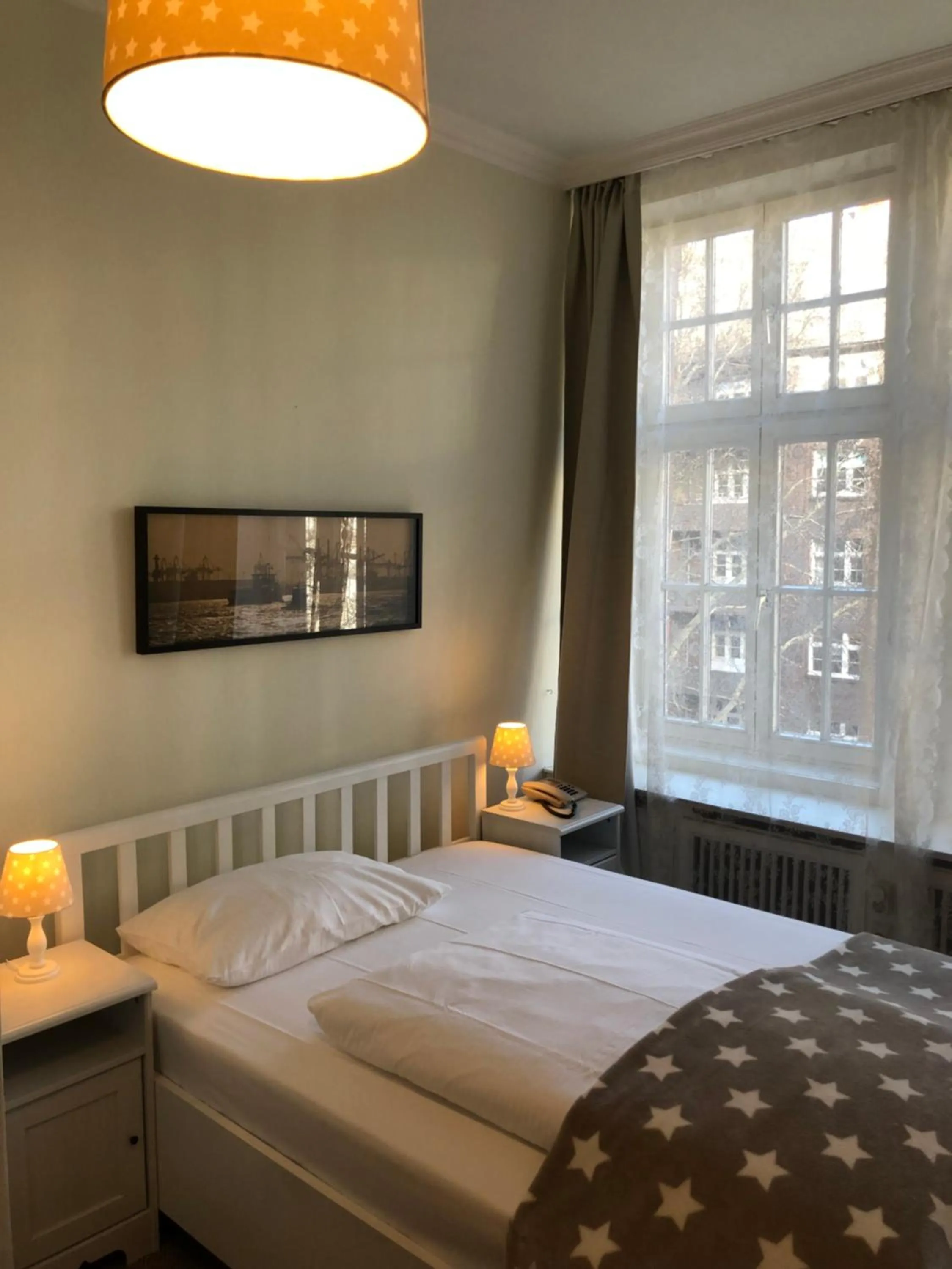 Bed in Hotel Fresena im Dammtorpalais