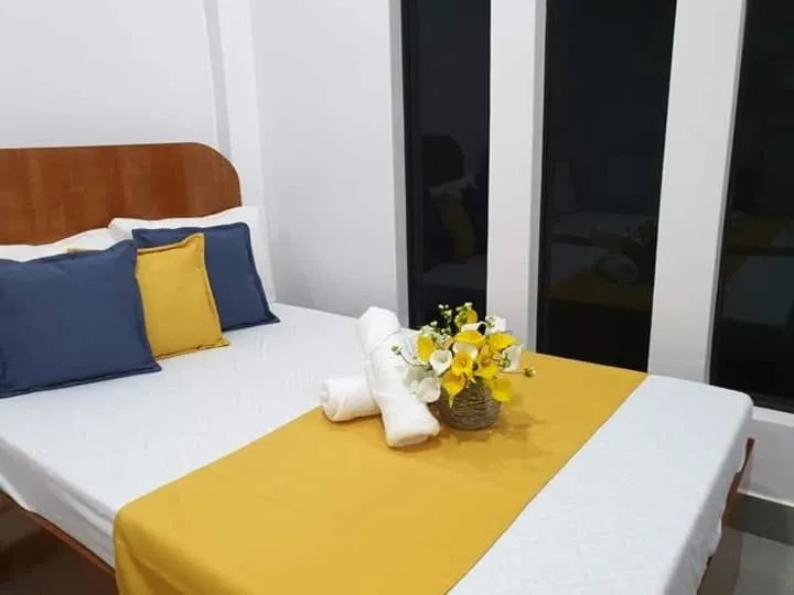Dining area, Bed in Camiguin KALIMBA DE LUNA INN