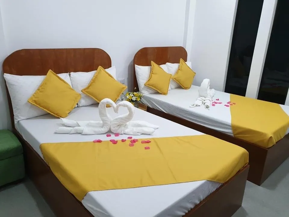 Bed in Camiguin KALIMBA DE LUNA INN