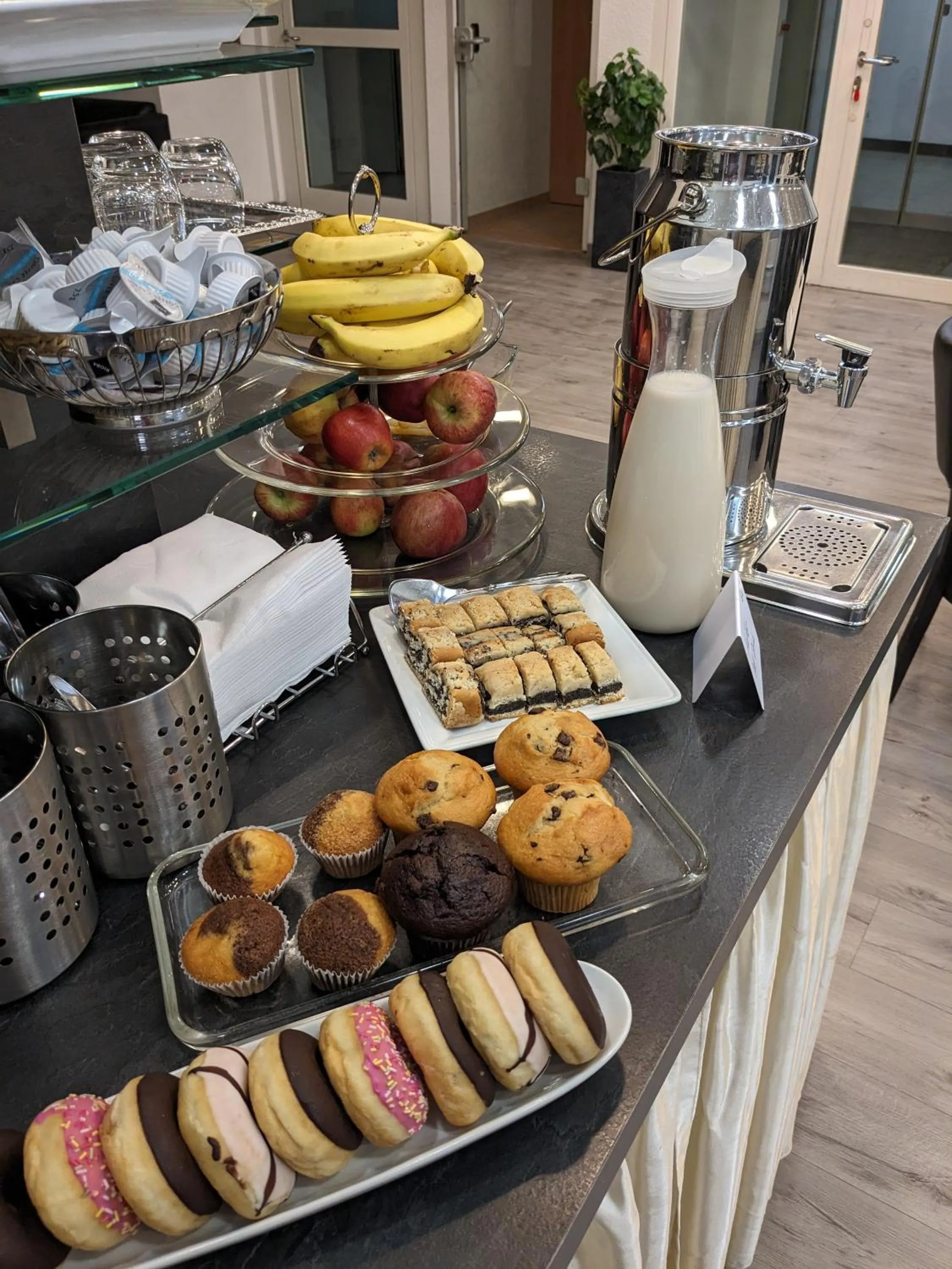 Breakfast in Adler Hotel Frankfurt