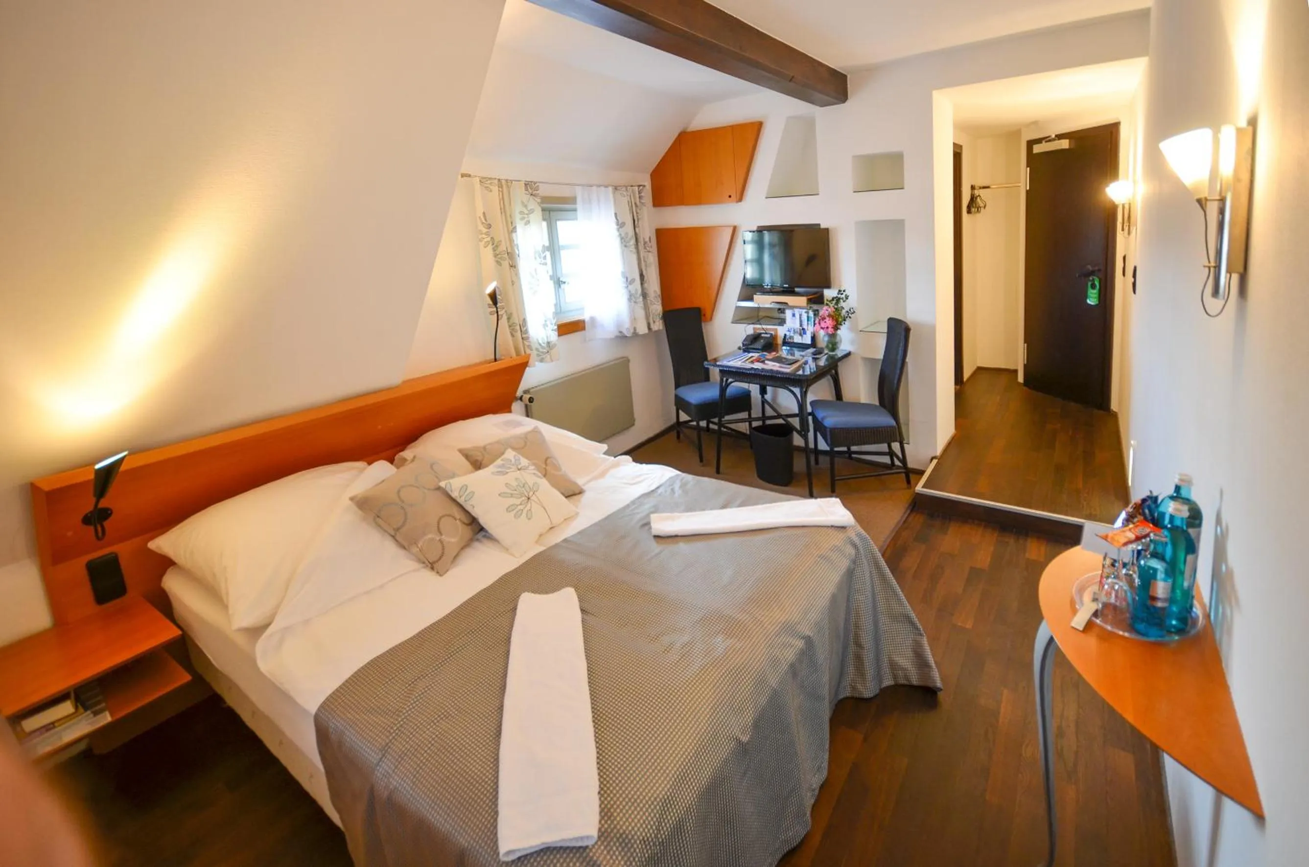 Photo of the whole room, Bed in Restaurant & ****Hotel HÖERHOF