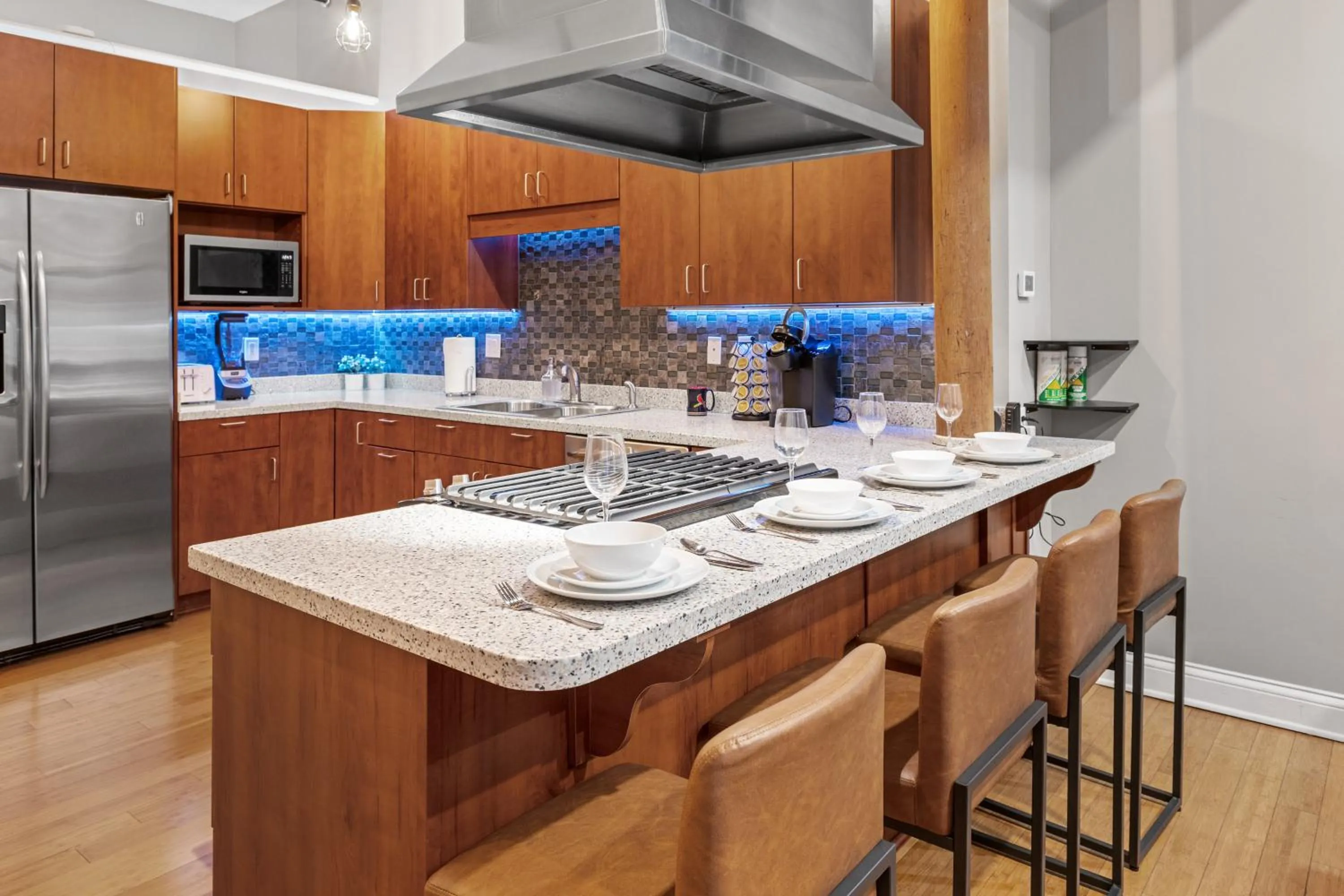 Georgia Street 4 Bedroom Condo Downtown!!