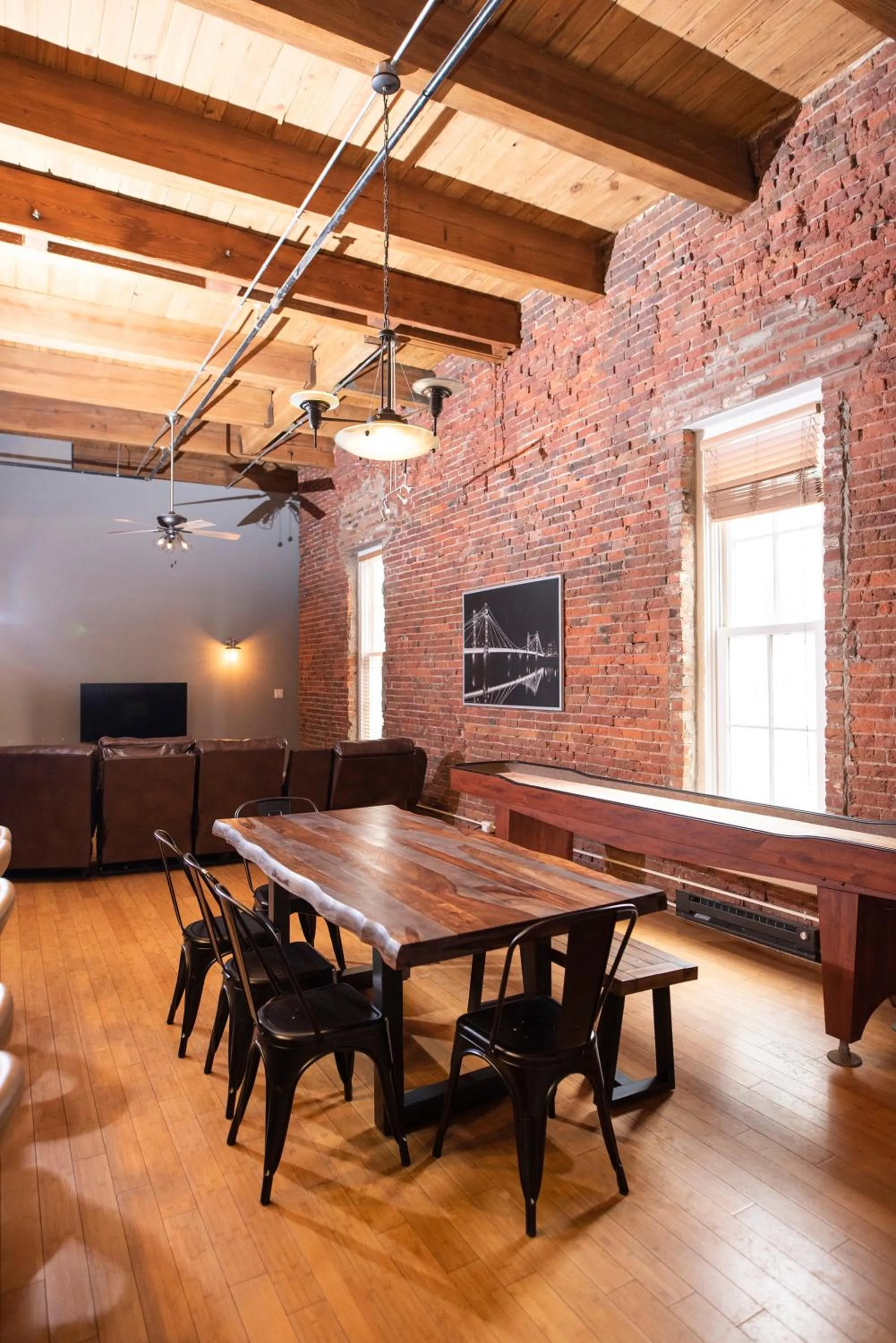 Georgia Street 4 Bedroom Condo Downtown!!