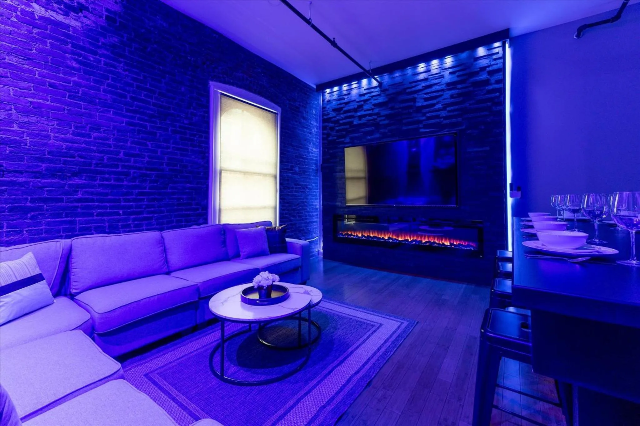 Georgia Street 4 Bedroom Condo Downtown!!