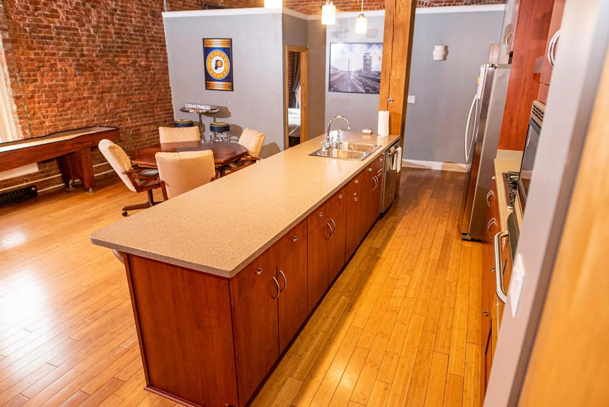 Georgia Street 4 Bedroom Condo Downtown!!