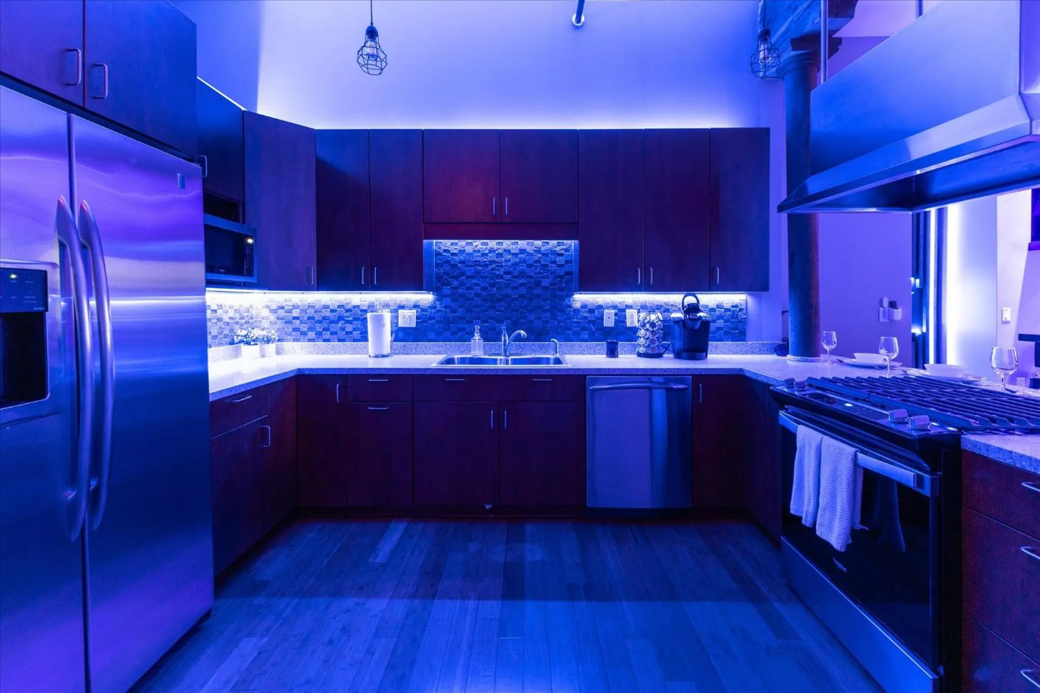 Georgia Street 4 Bedroom Condo Downtown!!