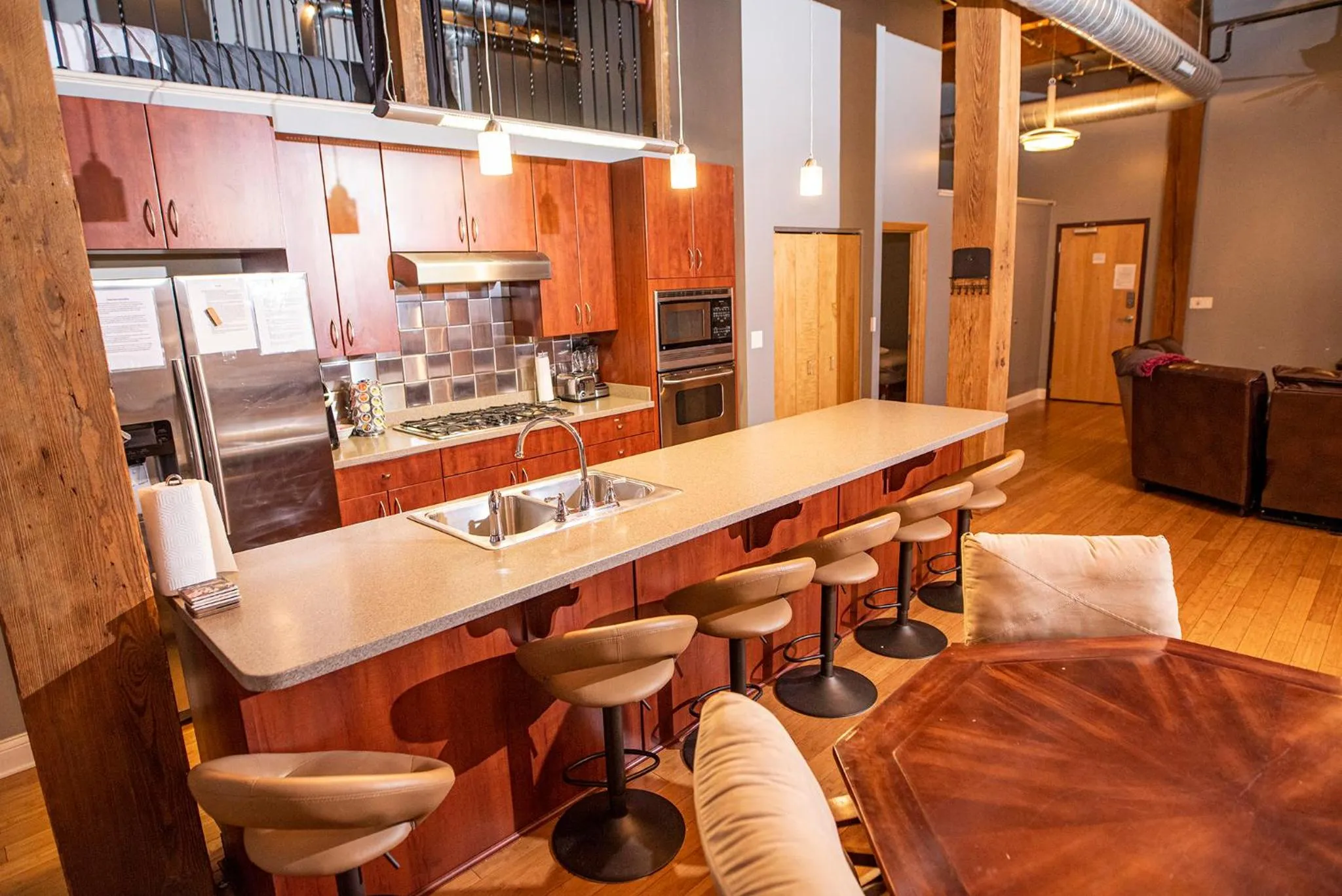 Georgia Street 4 Bedroom Condo Downtown!!